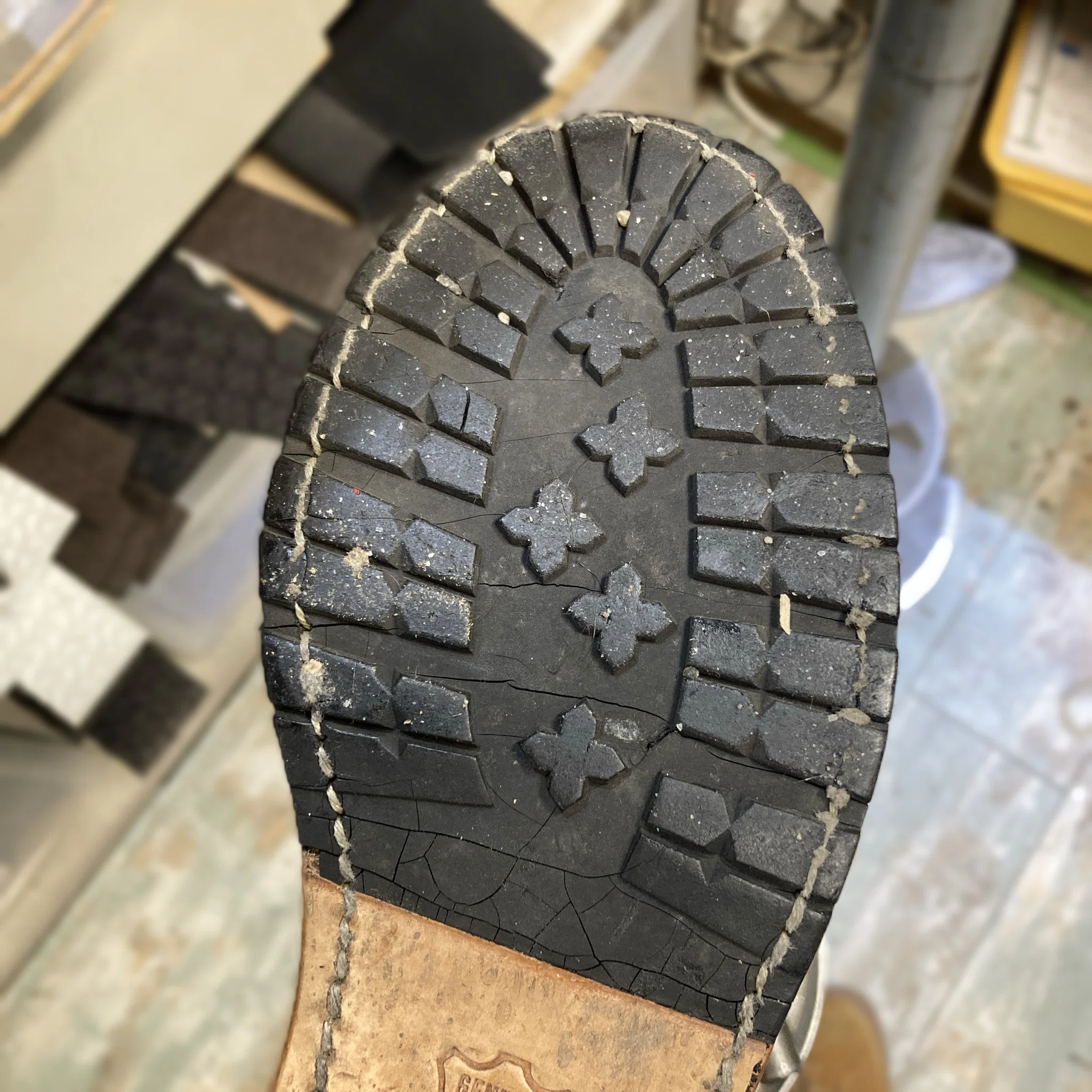 Resole/ハーフソール交換】Red Wing#9024 Beckman Chukka｜CREA Repair