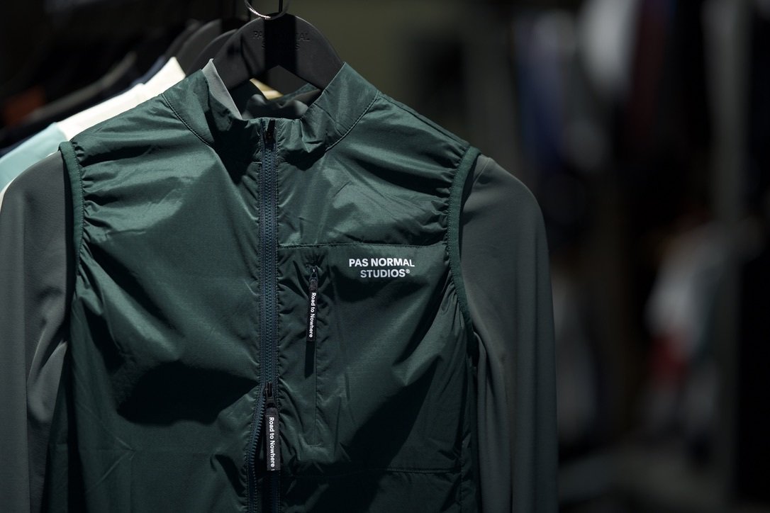 寒い日に羽織るオススメジレ・ジャケット【Essential Insulated Gilet