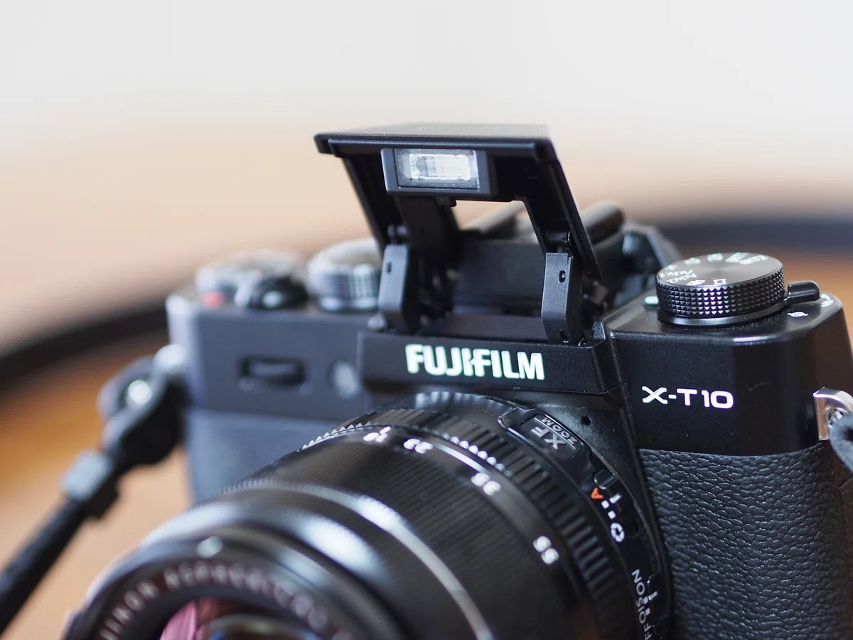 Fujifilm X-T10 ミラーレス一眼カメラ マウント付き X-T10を旅行に連れて