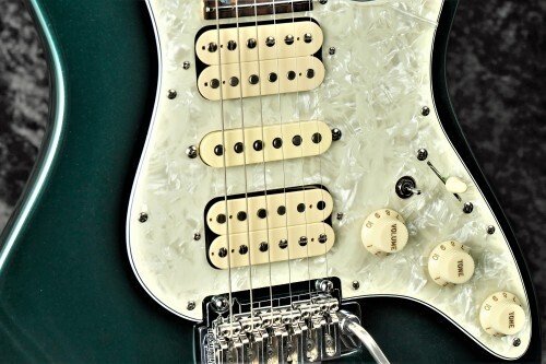 ク*ク様 ジャンク品　 アイボリーエレキギター ハムバッカー+シングルコイル 第七回 “ 一つで二つ ”の贅沢なピックアップ｜Freedom Custom Guitar