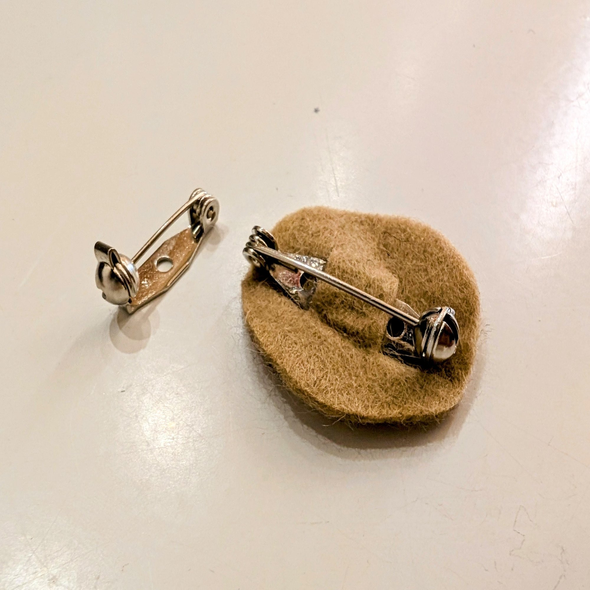 お菓子の包み紙を使って、アクセサリーづくりをしてみる｜餡詩織（そらのまど）