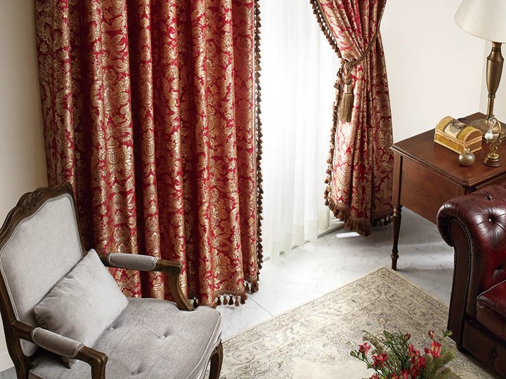 ユザワヤ特注品　赤と金の模様のドレープカーテン ゴシック モダン】のカーテン特集｜dowdow