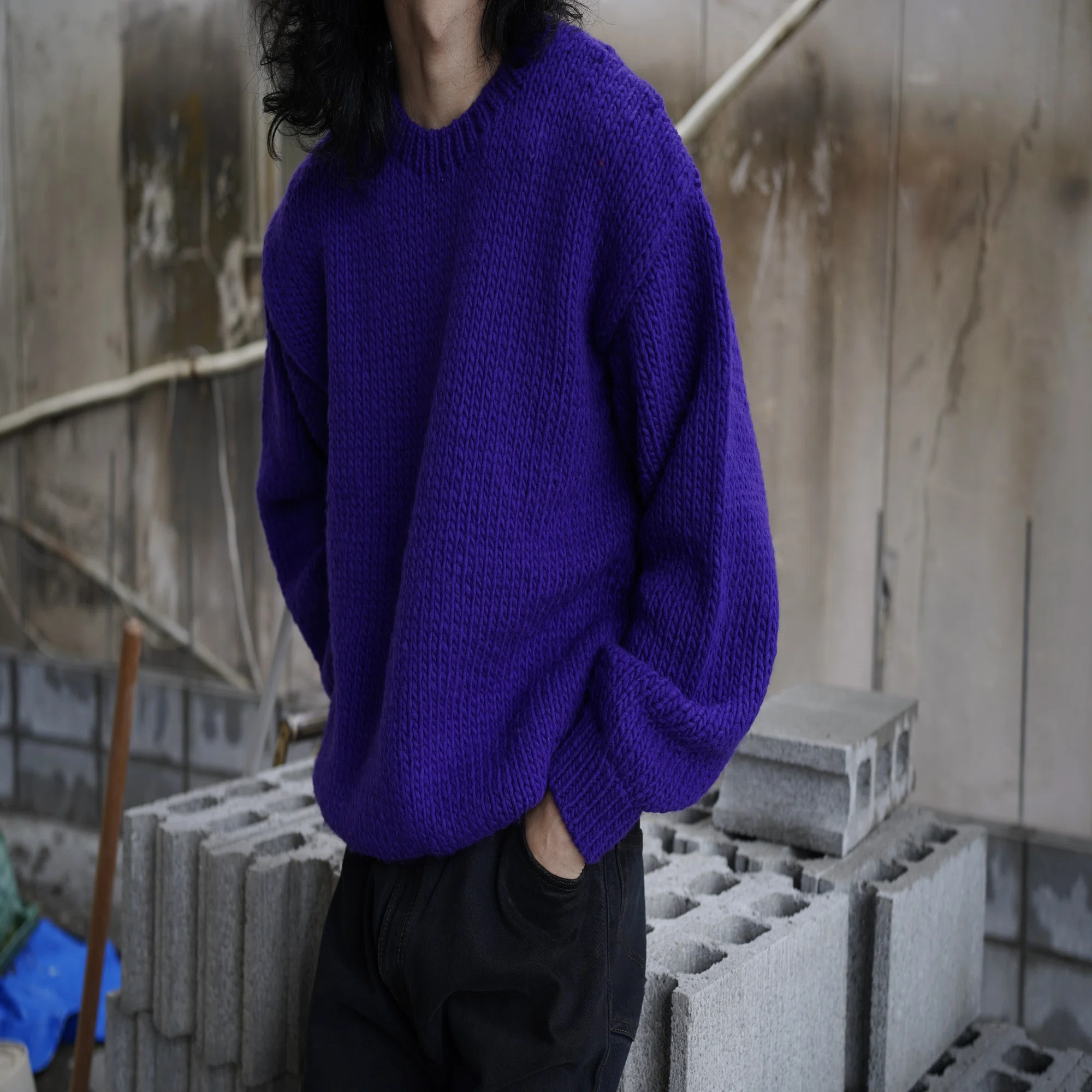 冬は色物で攻めたいですよね〜【bukht】Peruvian Hand-knit Sweater 