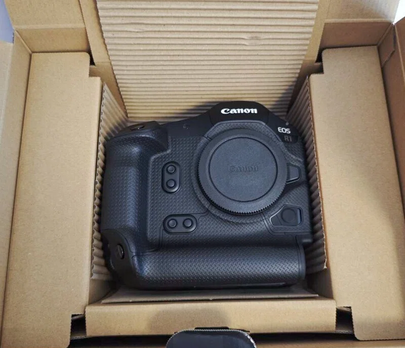 Canon「EOS R1」開封の儀｜Photographer non🐤