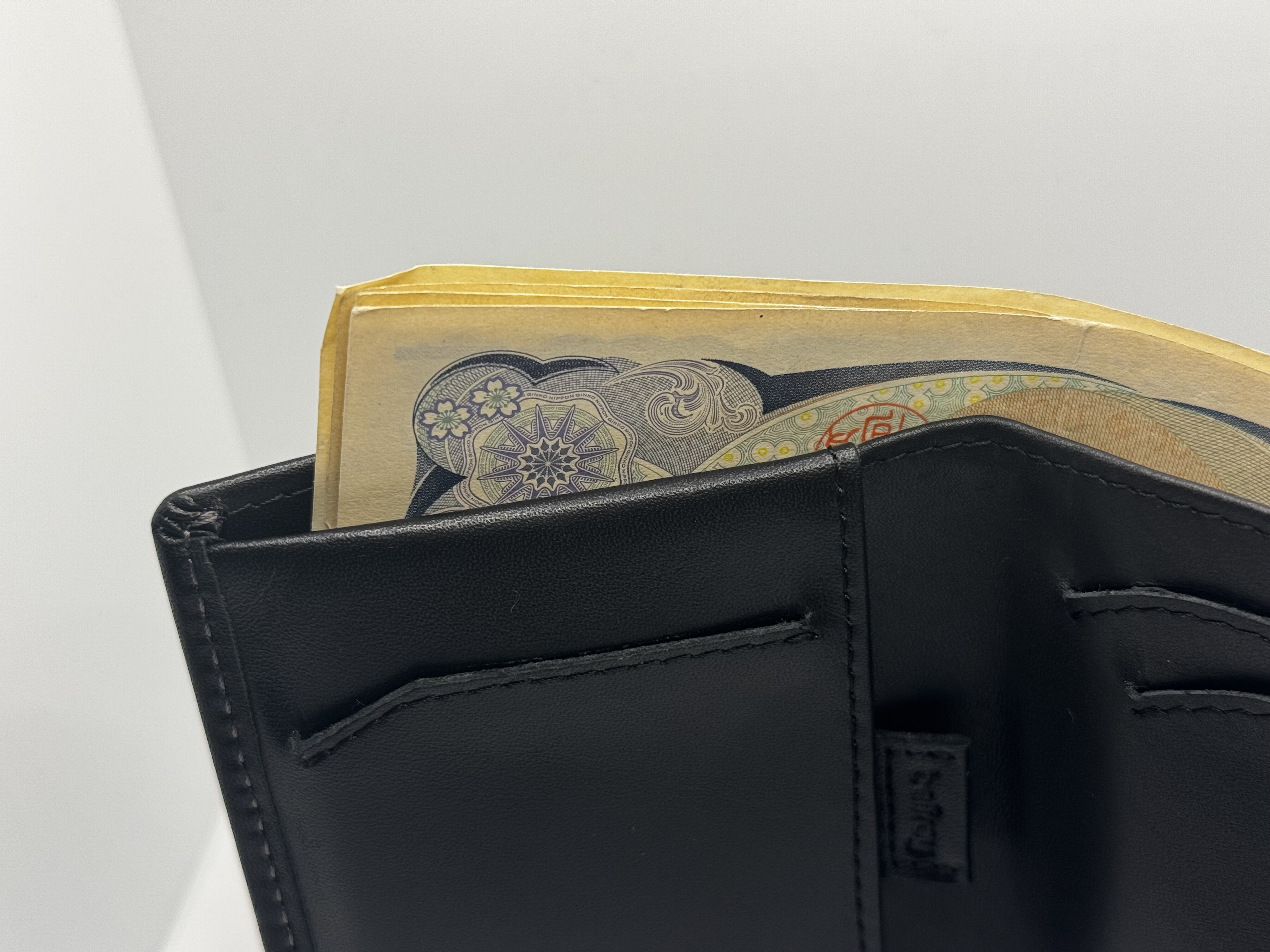 現金派でも、キャッシュレス派でもないなら Bellroy Note Sleeve｜ニシン