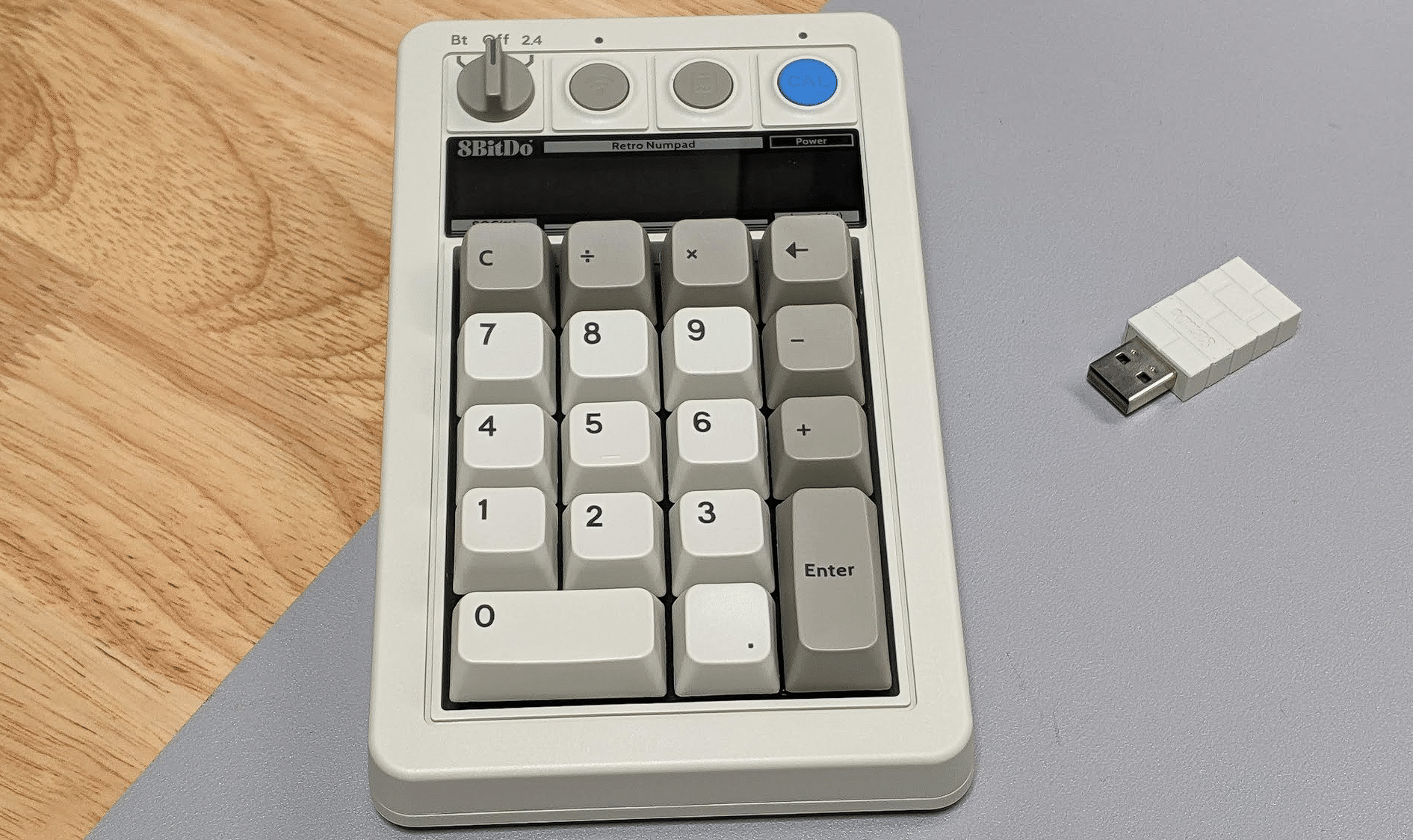8BitDo レトロ 18 メカニカル テンパッド」はテンションが上がる