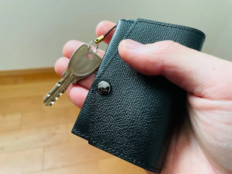 アブラサス 小さい財布 は使いにくいのか？【使い勝手を検証レビュー