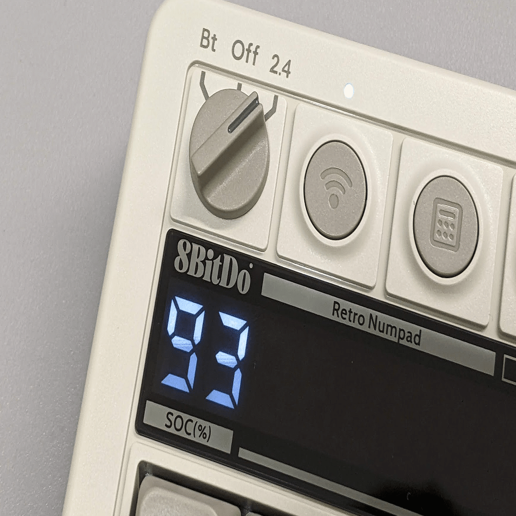 8BitDo レトロ 18 メカニカル テンパッド」はテンションが上がる