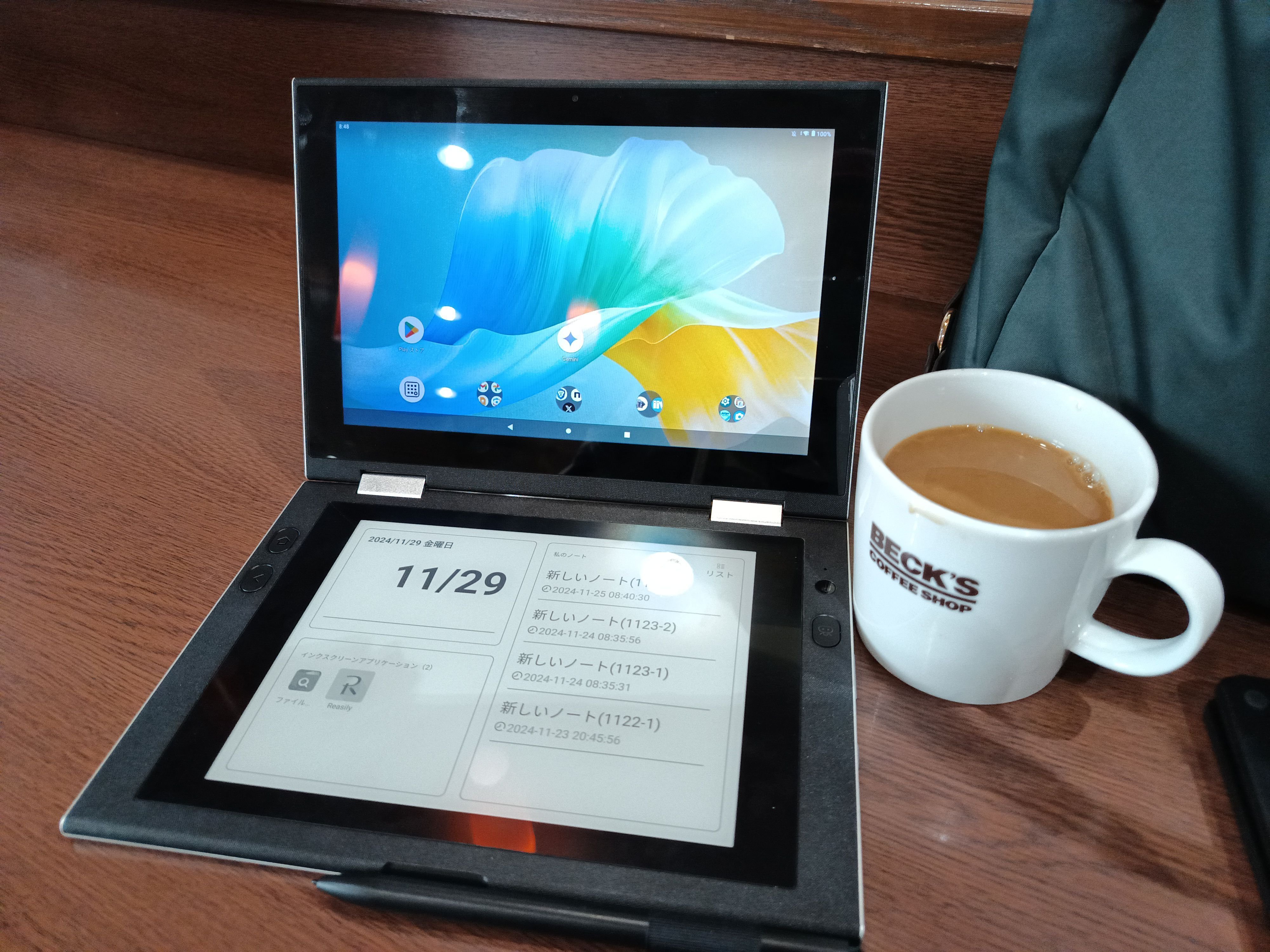 OKPAD 液晶&E-inkの2画面搭載のAndroidタブレット 液晶＆E-inkのディスプレイを備えた2画面スマートパッド「OKPad