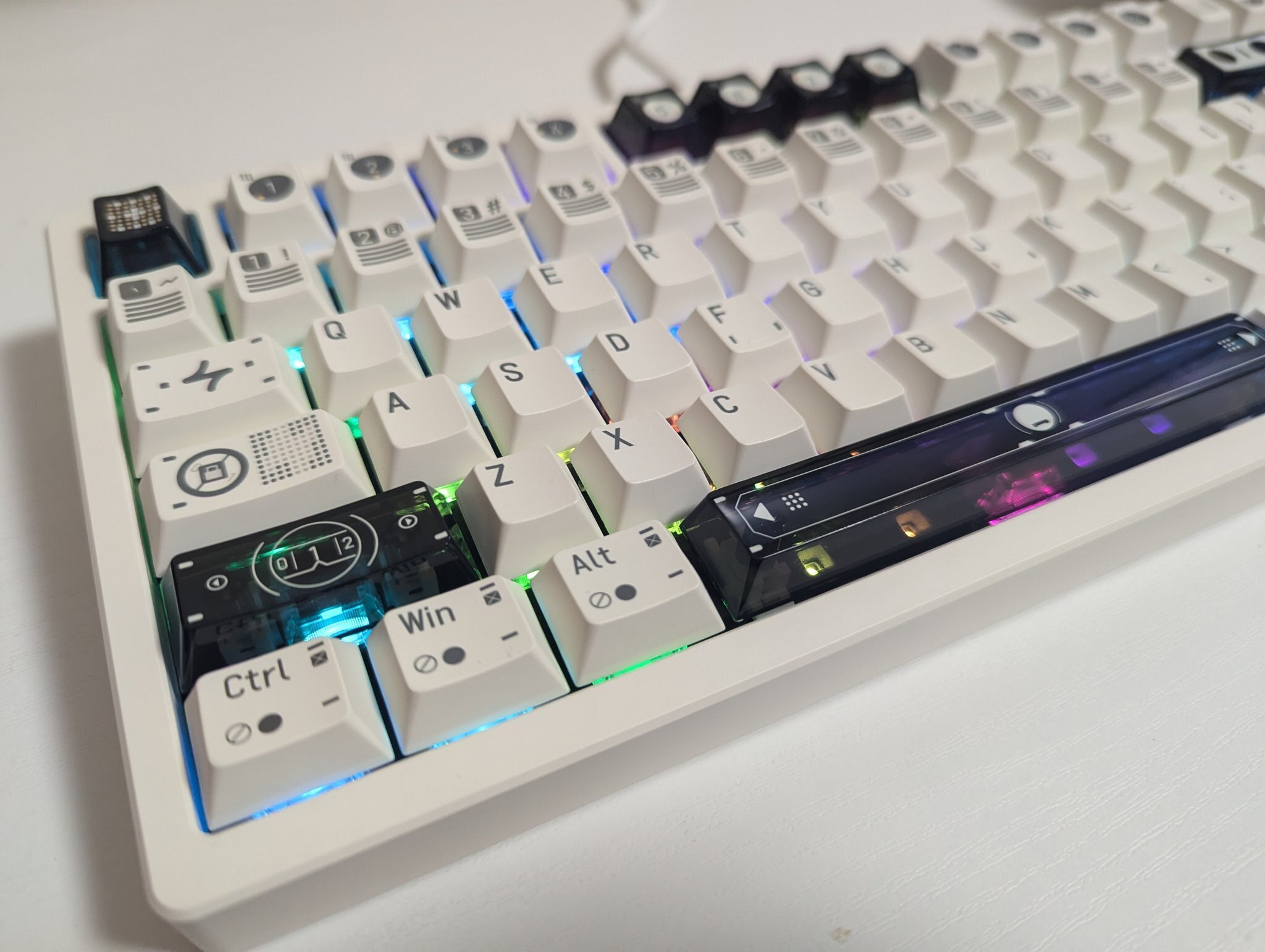 2024年最強キーボード【WOB Rainy75 RT -限定色チーズホワイト 2024年最強キーボード【WOB Rainy75 RT -限定色チーズホワイト