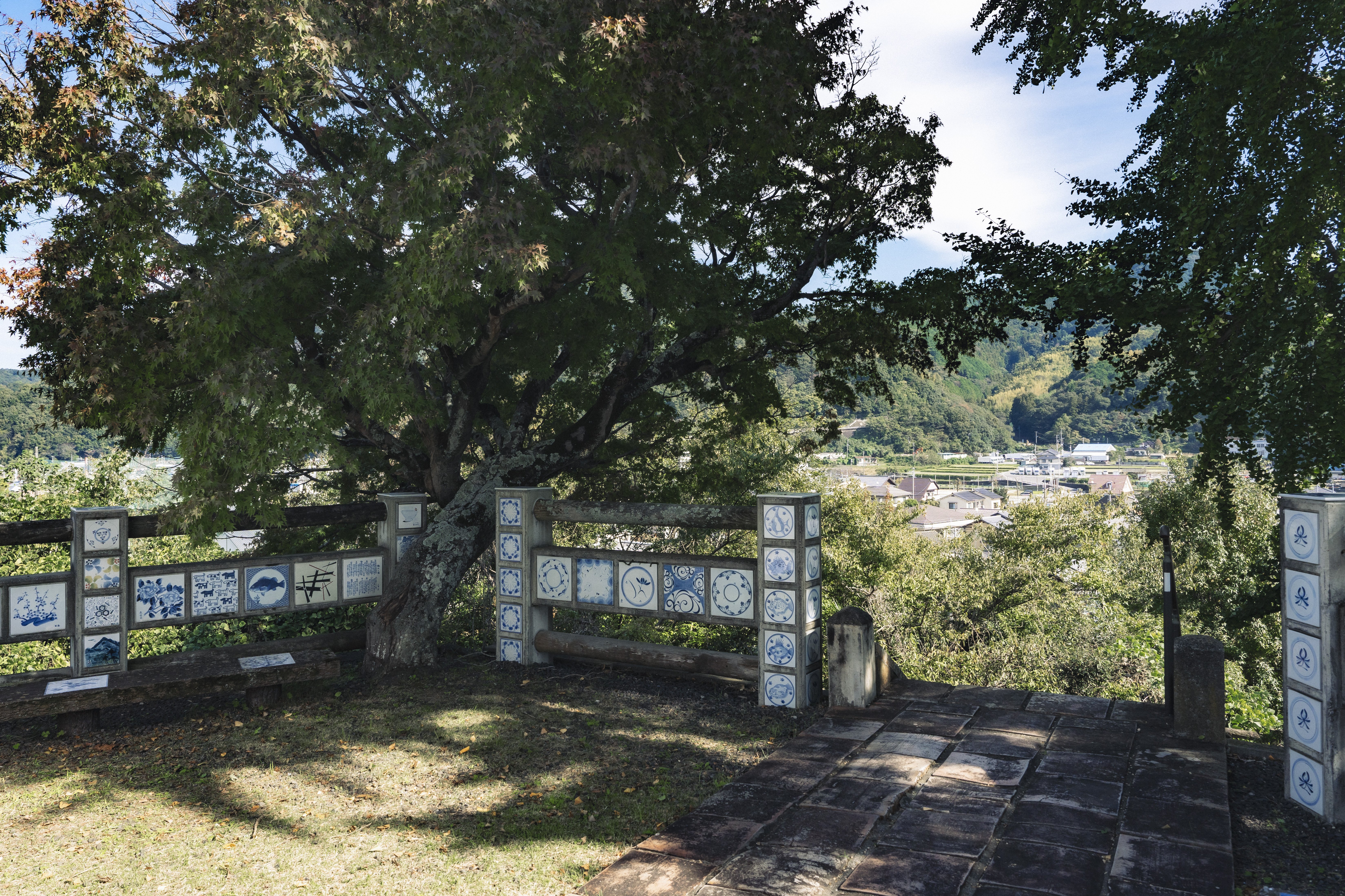 砥部焼とは。 日常で輝く美しさ、その歴史と特徴｜art venture ehime