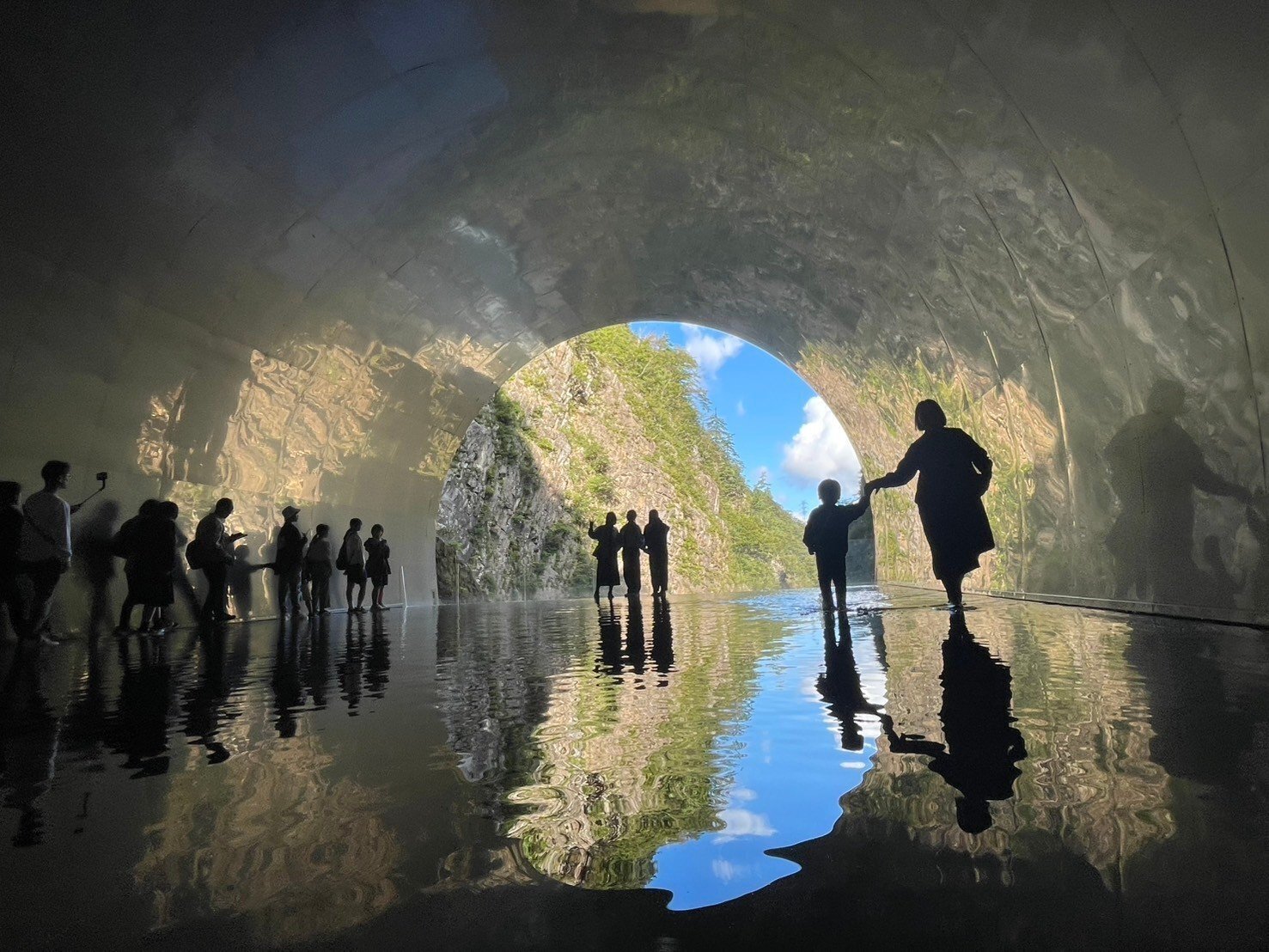 ひねくれ新潟④清津峡渓谷トンネル【自然×アート】鏡の世界でもののけ