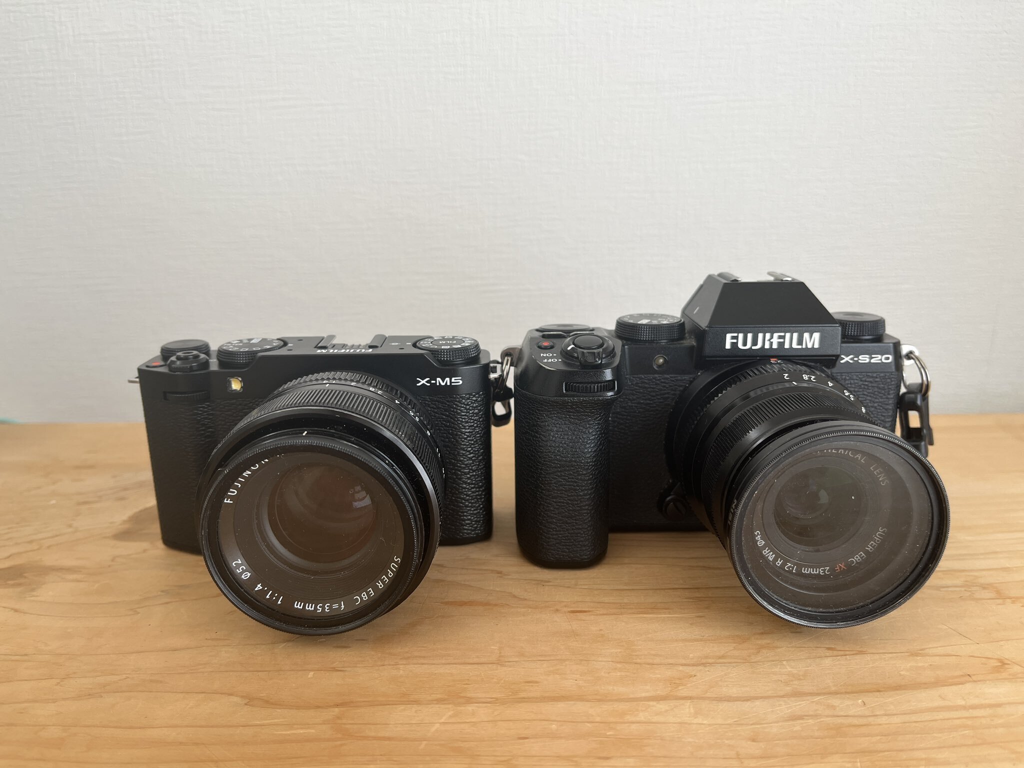 FUJIFILM X-M5を開封！X-S20との比較で見えた「小ささ」の魅力と