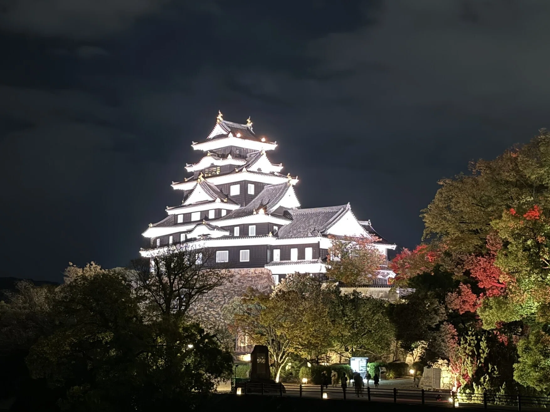 512 晩秋・夜の岡山後楽園「幻想庭園」へ｜揺蕩う旅人・なお