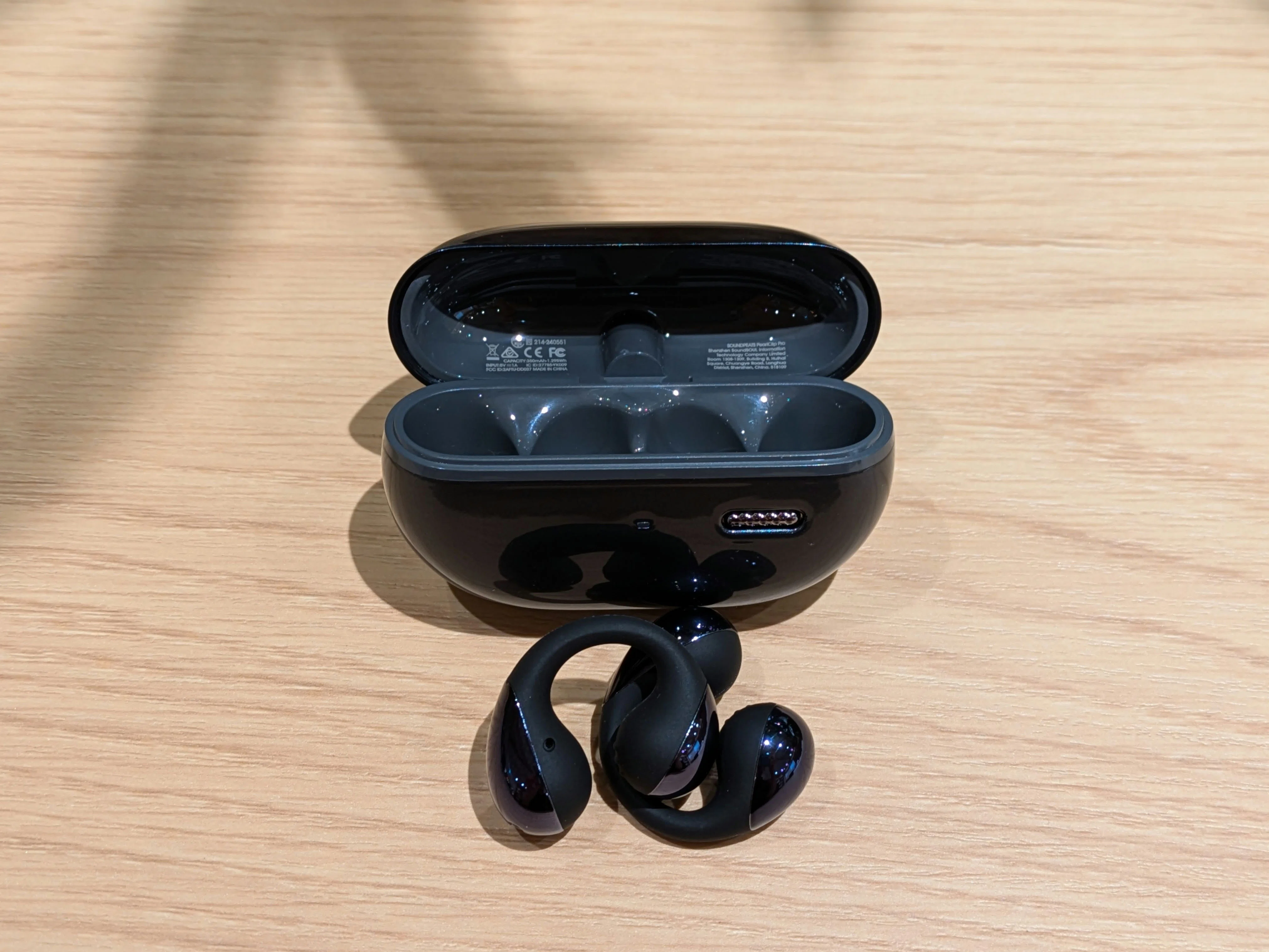 初めてのイヤーカフ型イヤホンに大興奮！｜SOUNDPEATS CC イヤーカフ