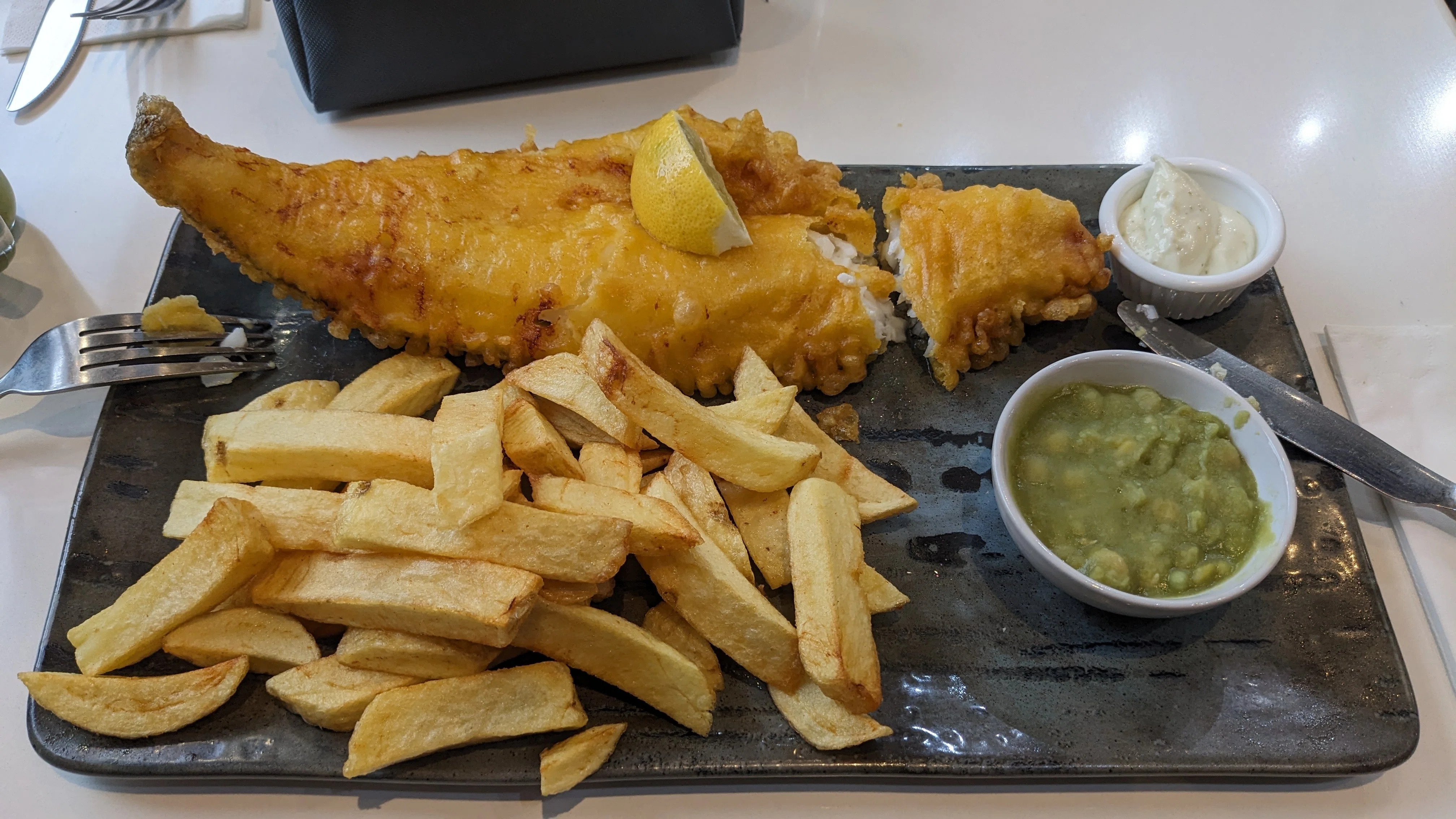 まぁ冗談だよな？…信じたけど救われなかった、ロンドン美食旅｜はび