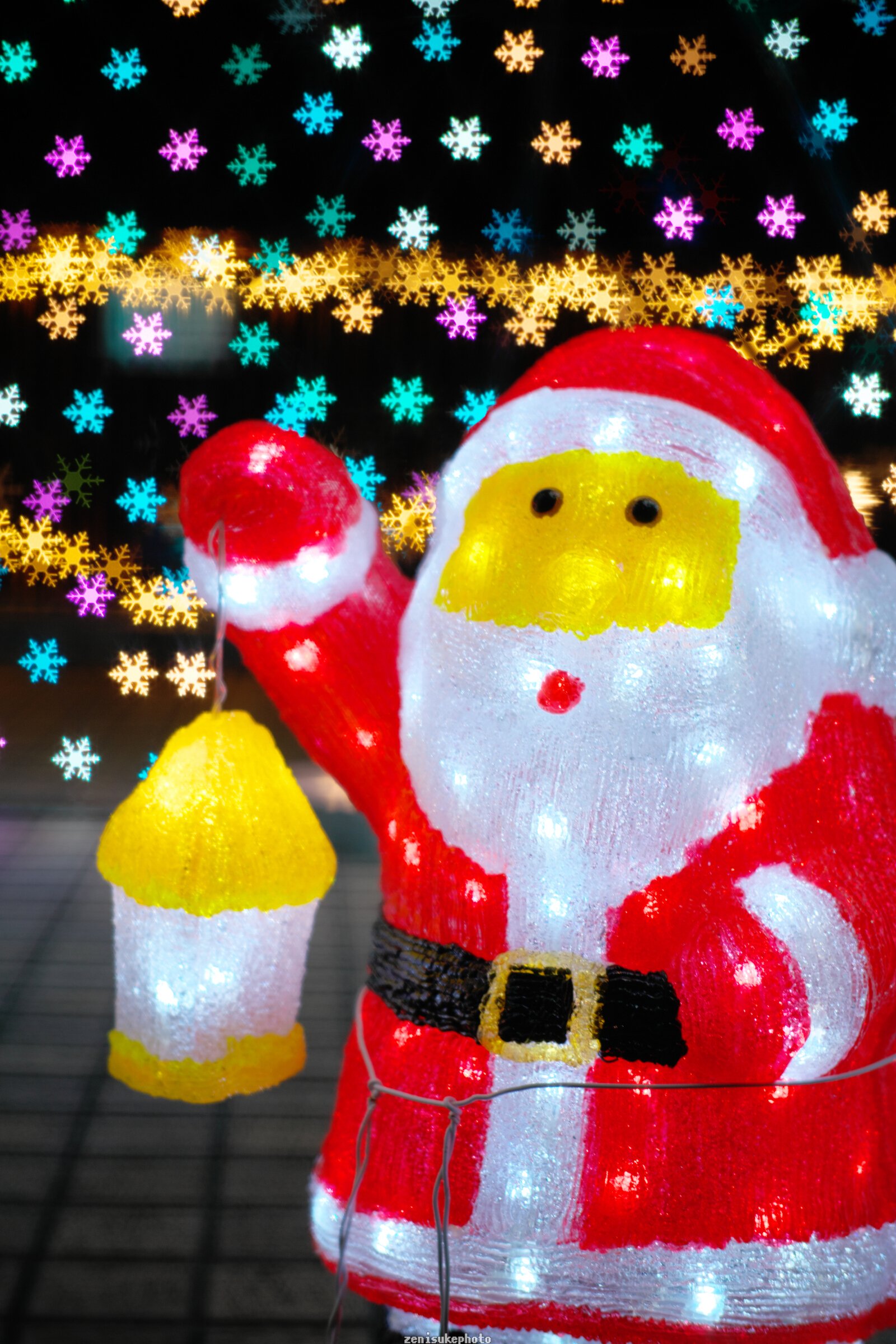 ラ*ク様 95 ⭐️唯一無二⭐️【ツヤツヤ⭐️赤】⭐️色抜けピコ⭐️クリスマスロ 我が家の「小さく飾るクリスマス」 | LEE