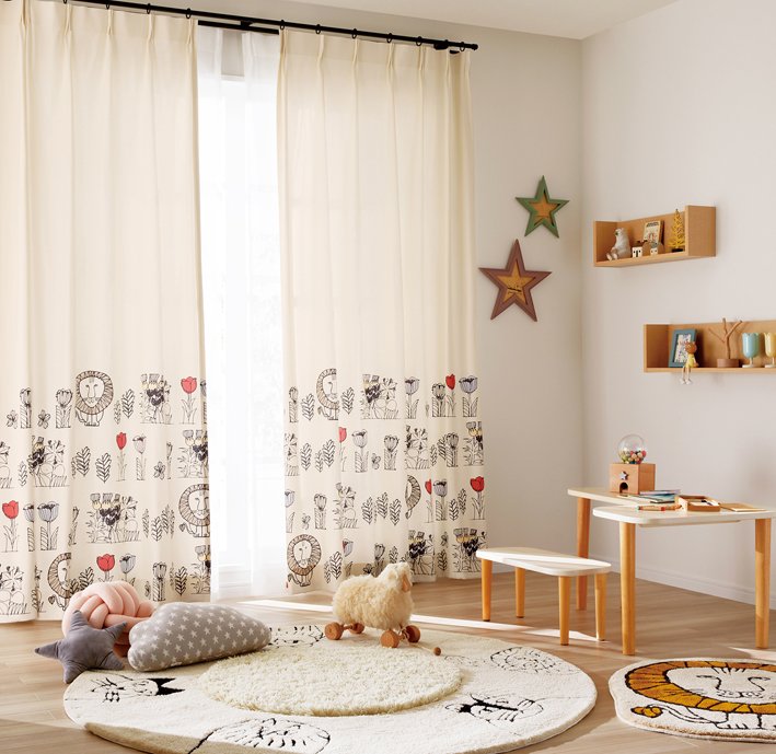 お部屋が楽しくなる！リサ・ラーソンカーテンの魅力をご紹介【窓コラム