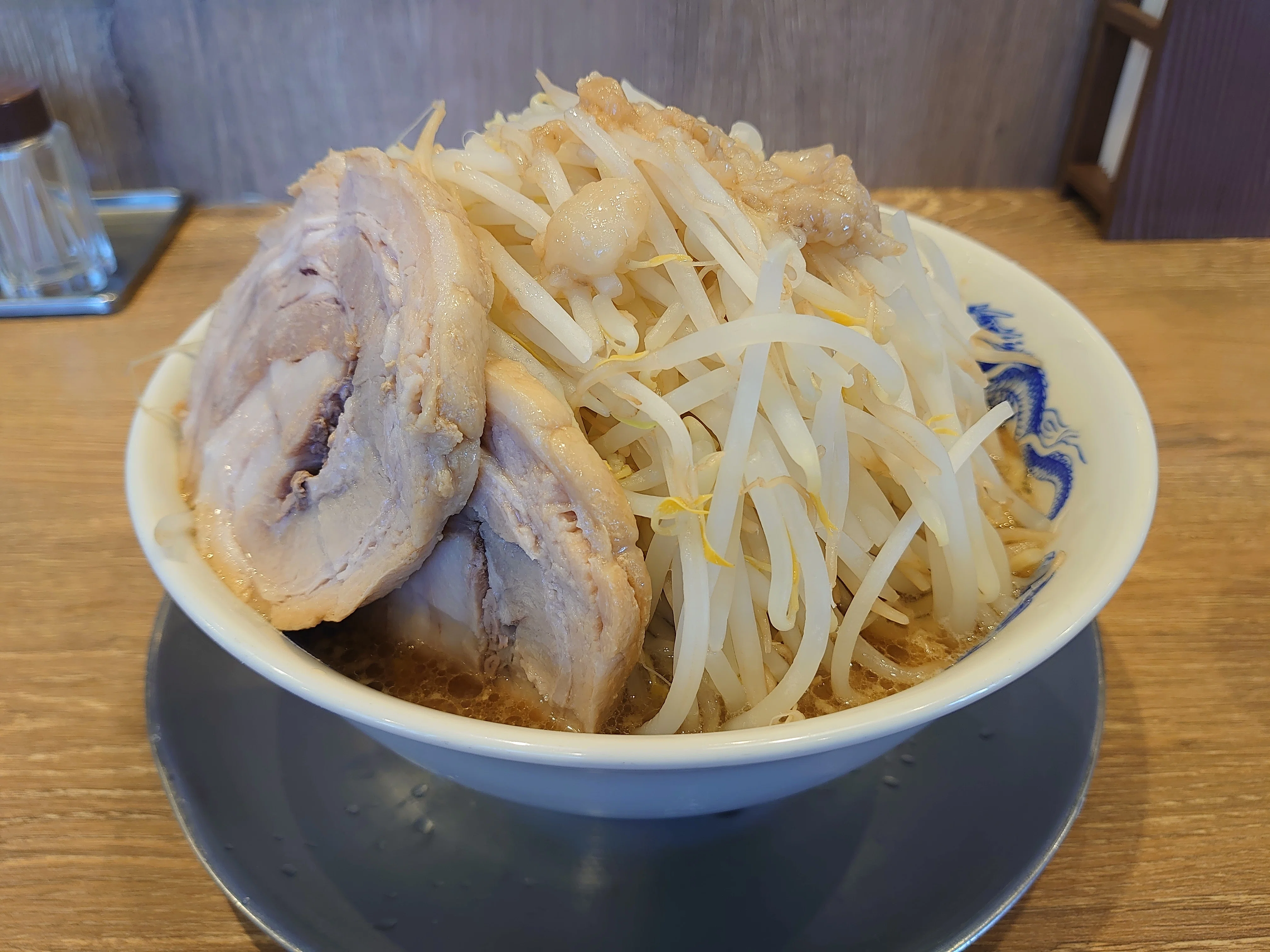 狭山市富士見の「ジャンクガレッジ狭山店」でラーメン！｜内野知樹
