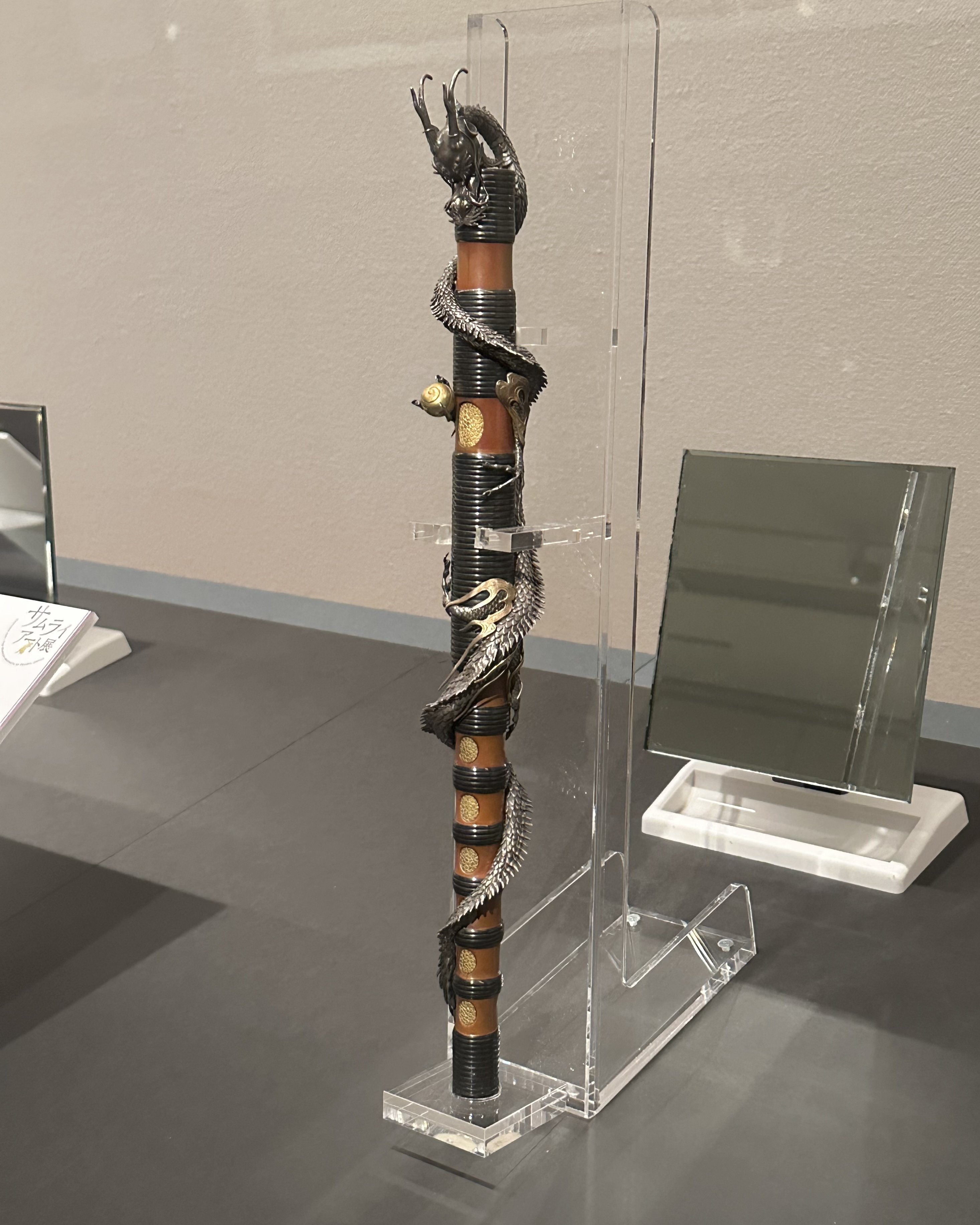 【新品・未使用】龍 辰 装飾刀 専用箱付き 龍山重工】LS2022-10 ダイカスト合金 日本刀 1/6スケール 刀 剣