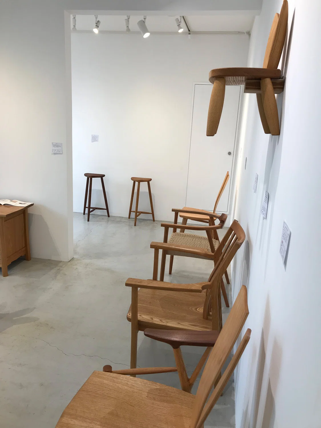 ありがとうございました おおば木匠『木の椅子展』｜8cho8ma gallery