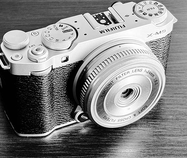 FUJIFILM X-M5開梱レポートとX-M1の思い出｜borichan | 旅するカメラ