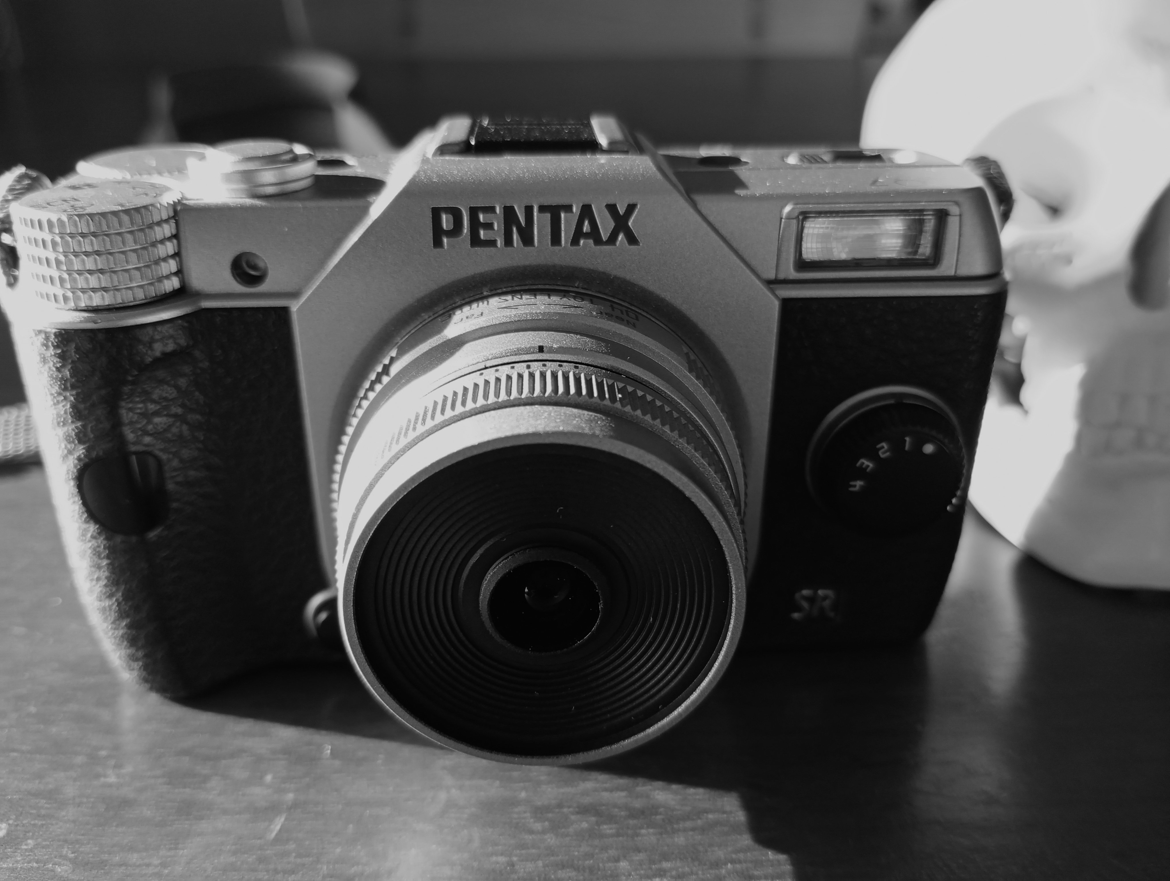 PENTAX Q7に 04 TOY LENS WIDEを装着して散歩｜冬 佳彰