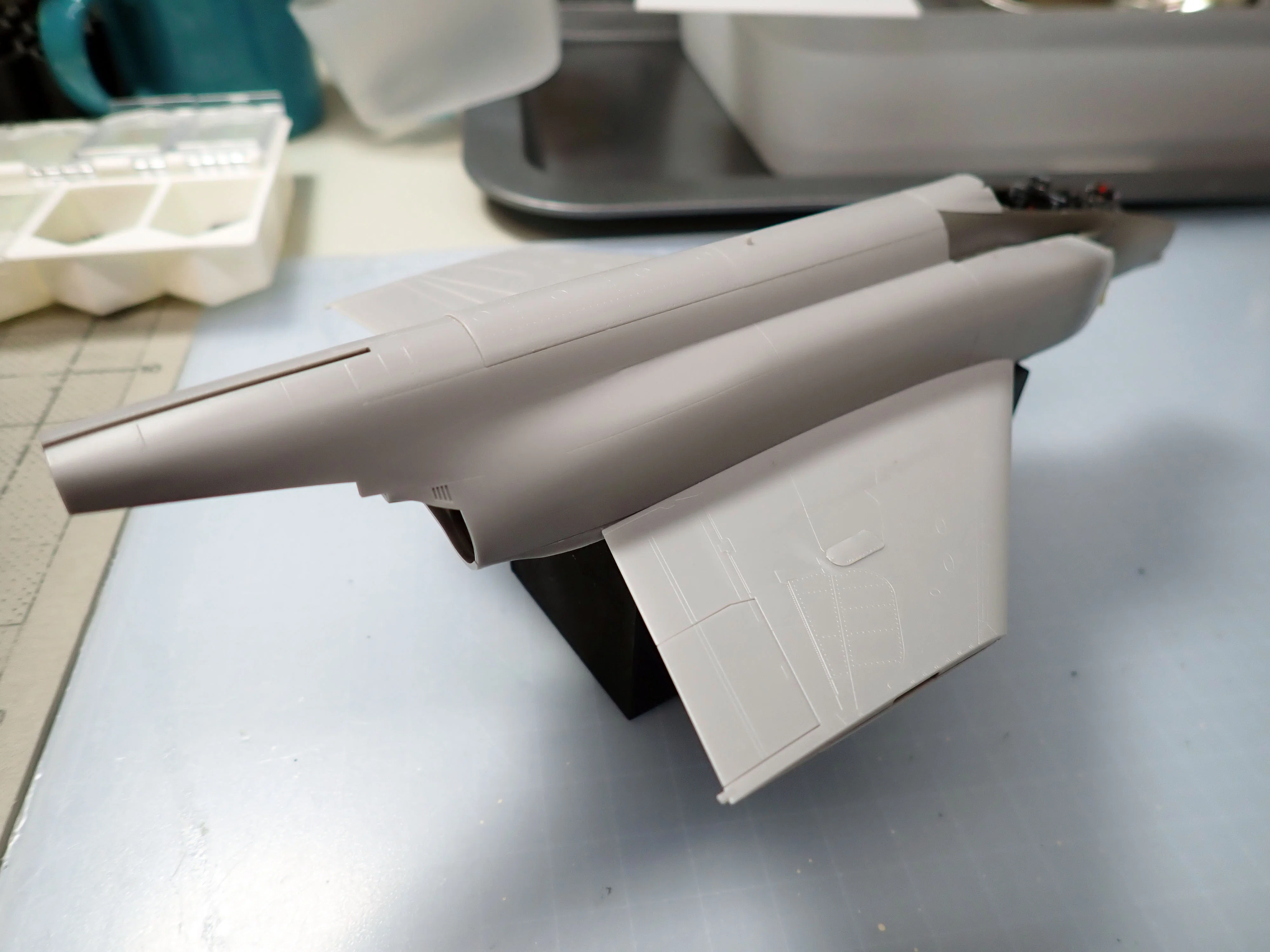 隣の模型は綺麗に見える：飛行機プラモ1/72 F-4J ファントム（前編