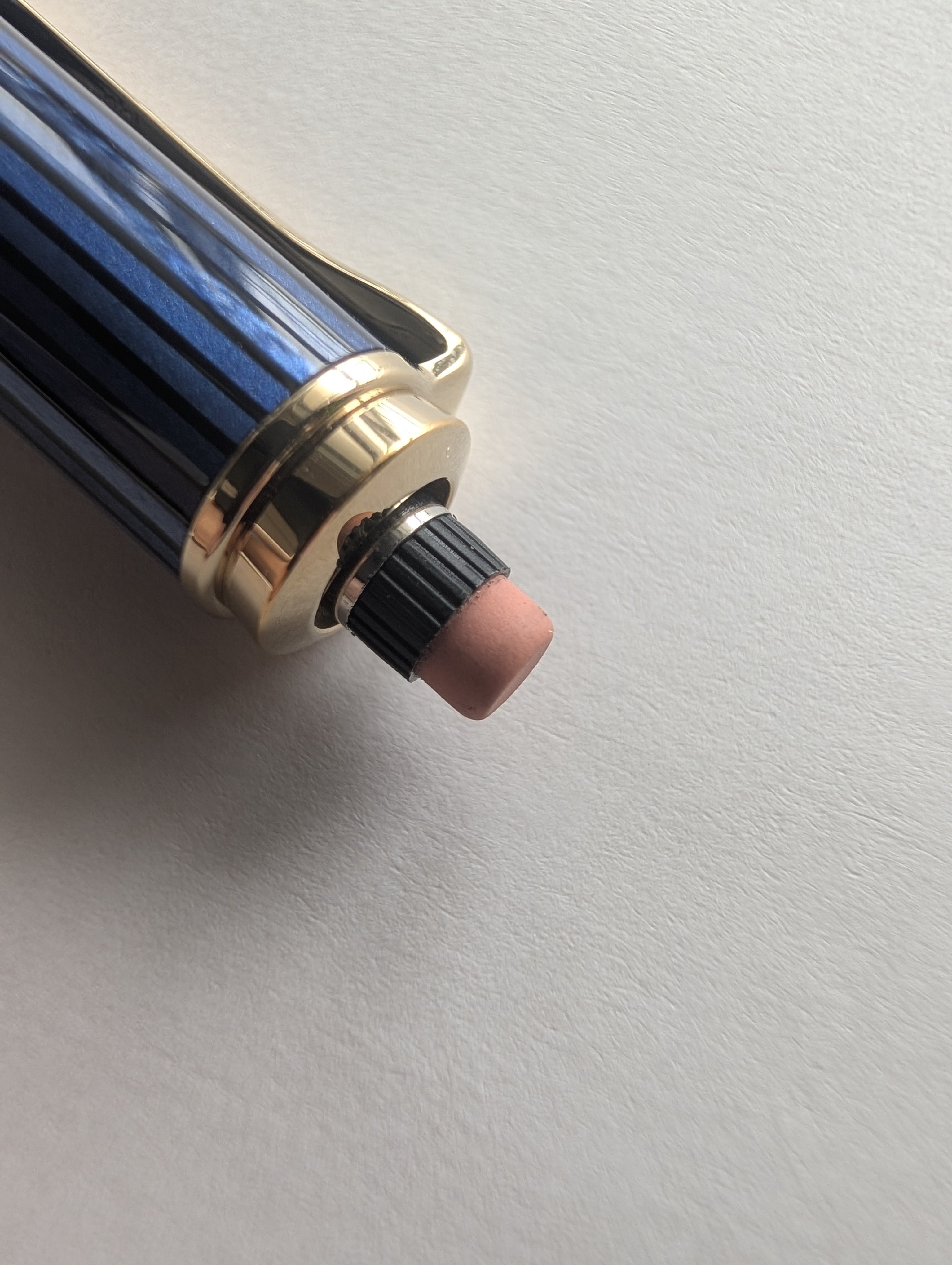 PELIKAN SOUVERÄN D400|正直レビュー｜土で仮眠【文房具】
