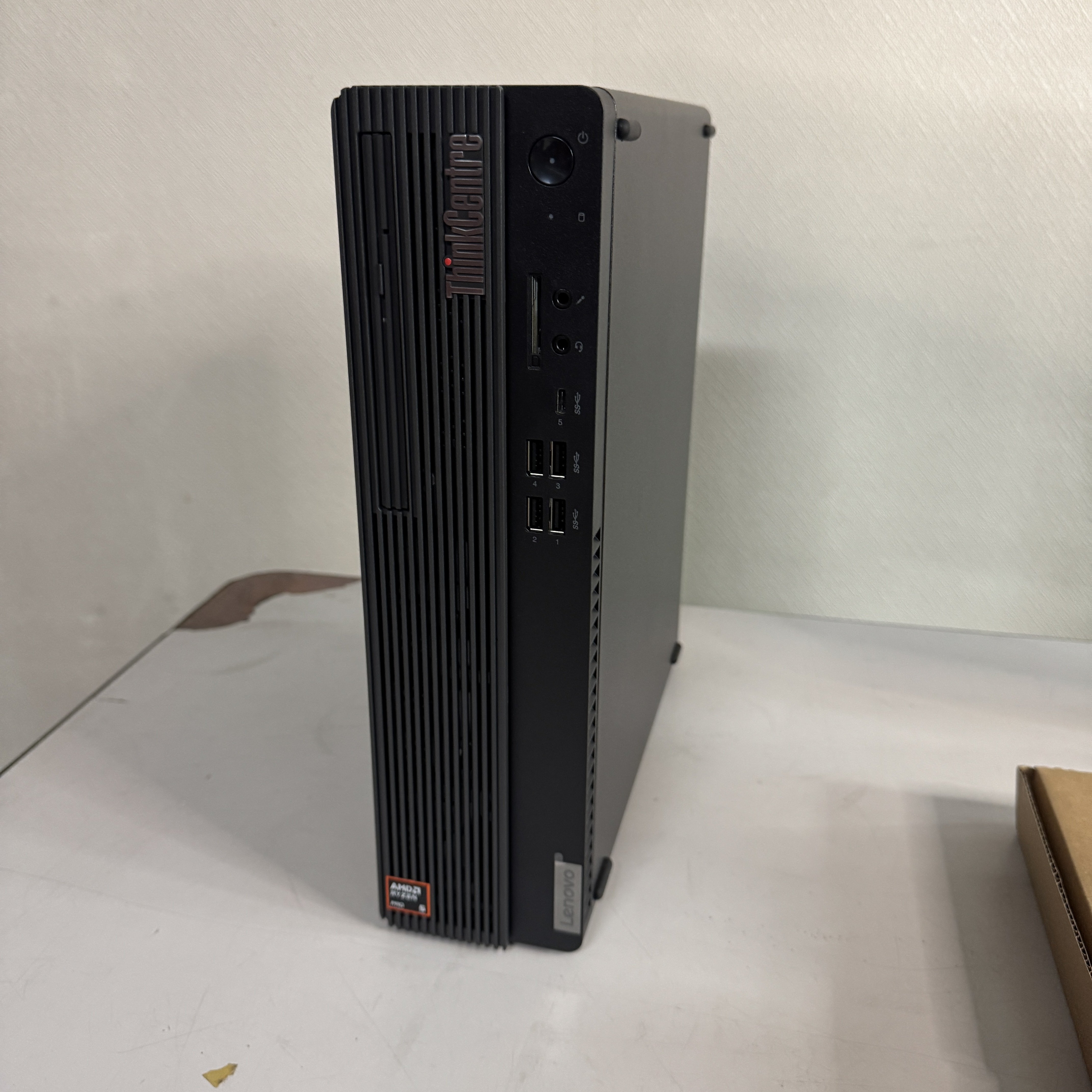 Lenovo ThinkCentre M75s Gen 5 開封|mw_omi Lenovo ThinkCentre M75s Gen 5 開封|mw_omi