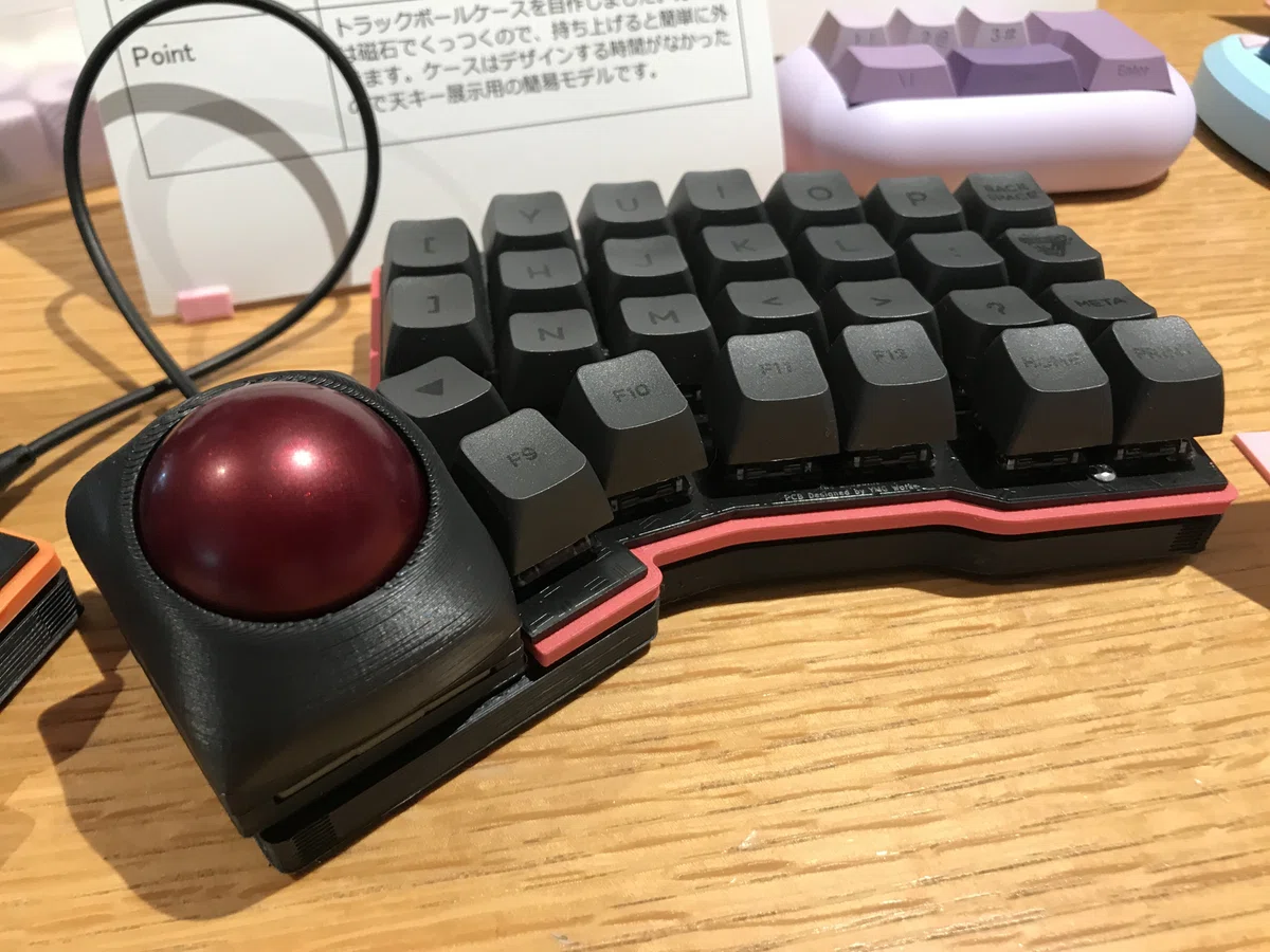 生まれたてのキーボードを連れて駆け回った1年｜YMG Works