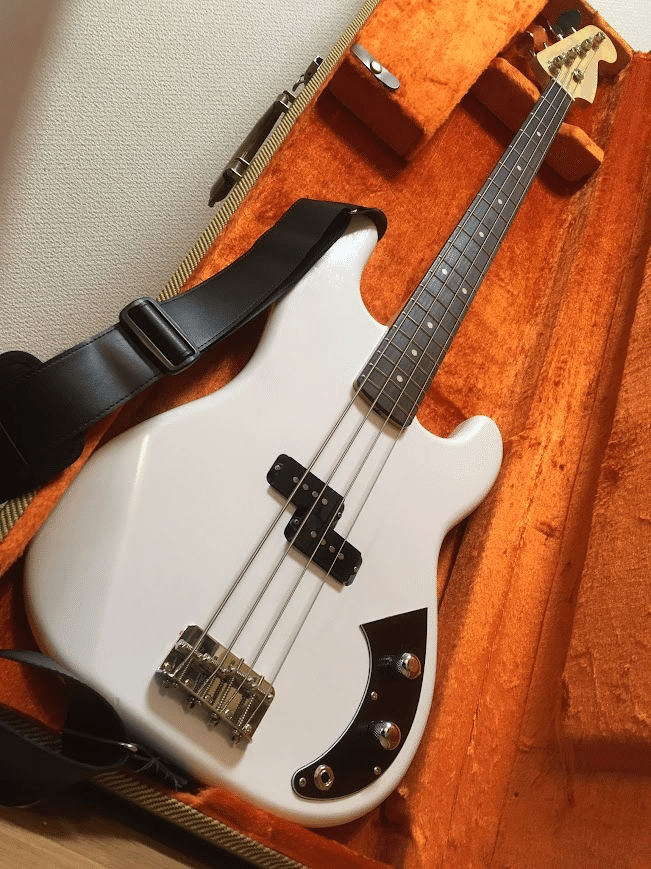 メーカー不明 カスタムプレベ 音良し。 メーカー不明 カスタムプレベ 音良し。 メーカー不明の古い