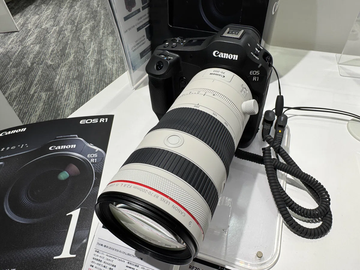 EOS様専用。Canon EF 200-400mm f/4L みこん レンズのみ
