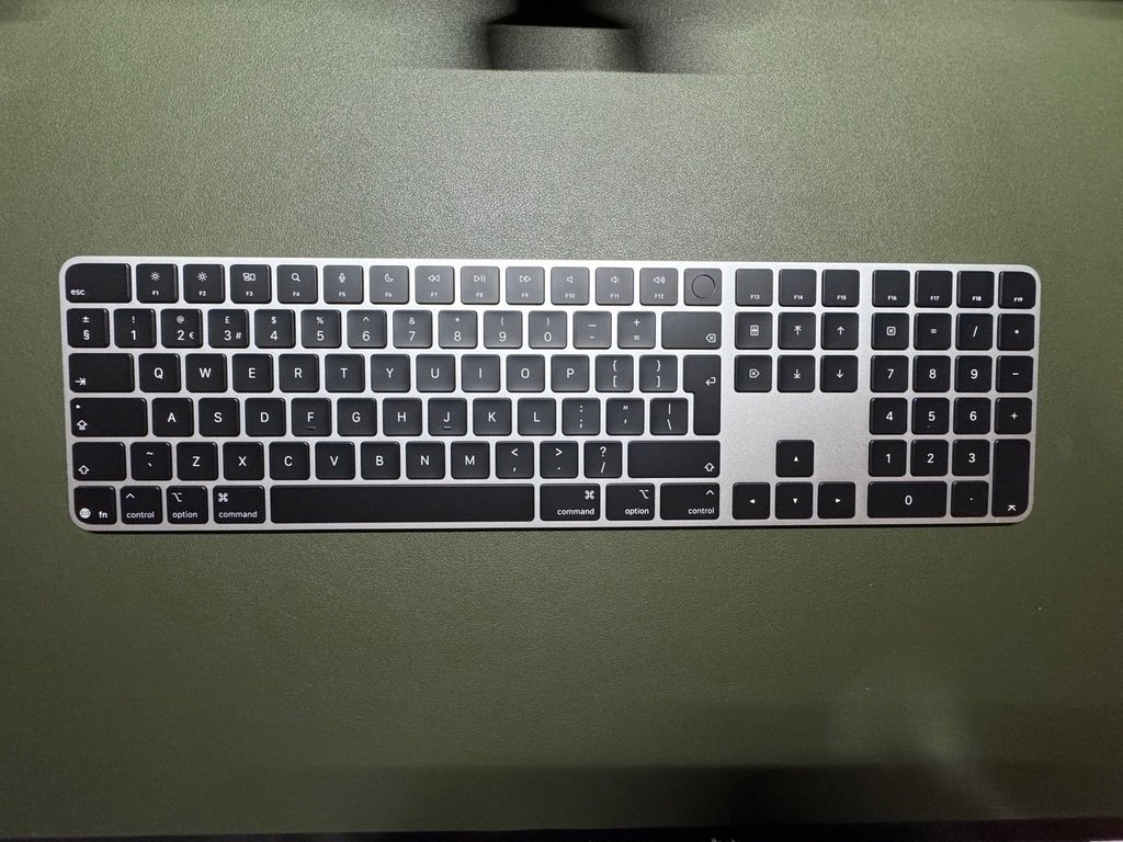 magic keyboard with touch id シュリンク付き　新品 magic keyboard with touch id シュリンク付き 新品