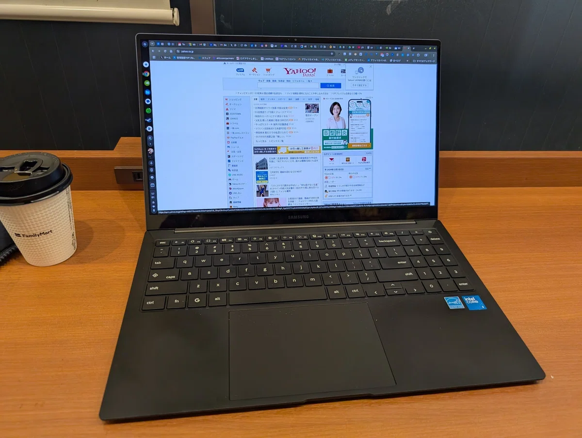 AMOLED（有機EL）搭載｜Samsung Galaxy Chromebook Plusのレビューを 