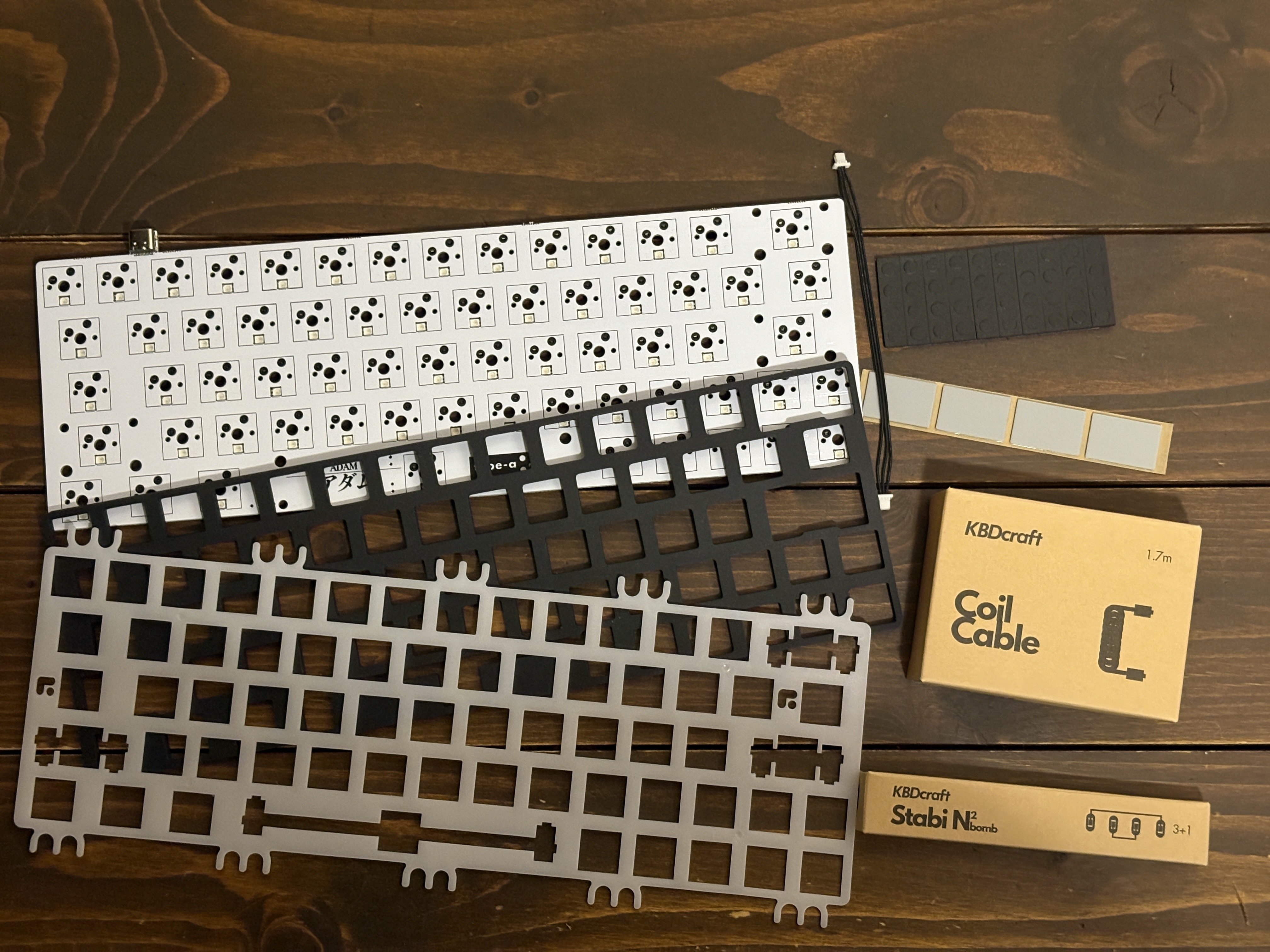 ご機嫌なキーボードを求めて〜KBDcraft Kit Adamビルドログ｜こ