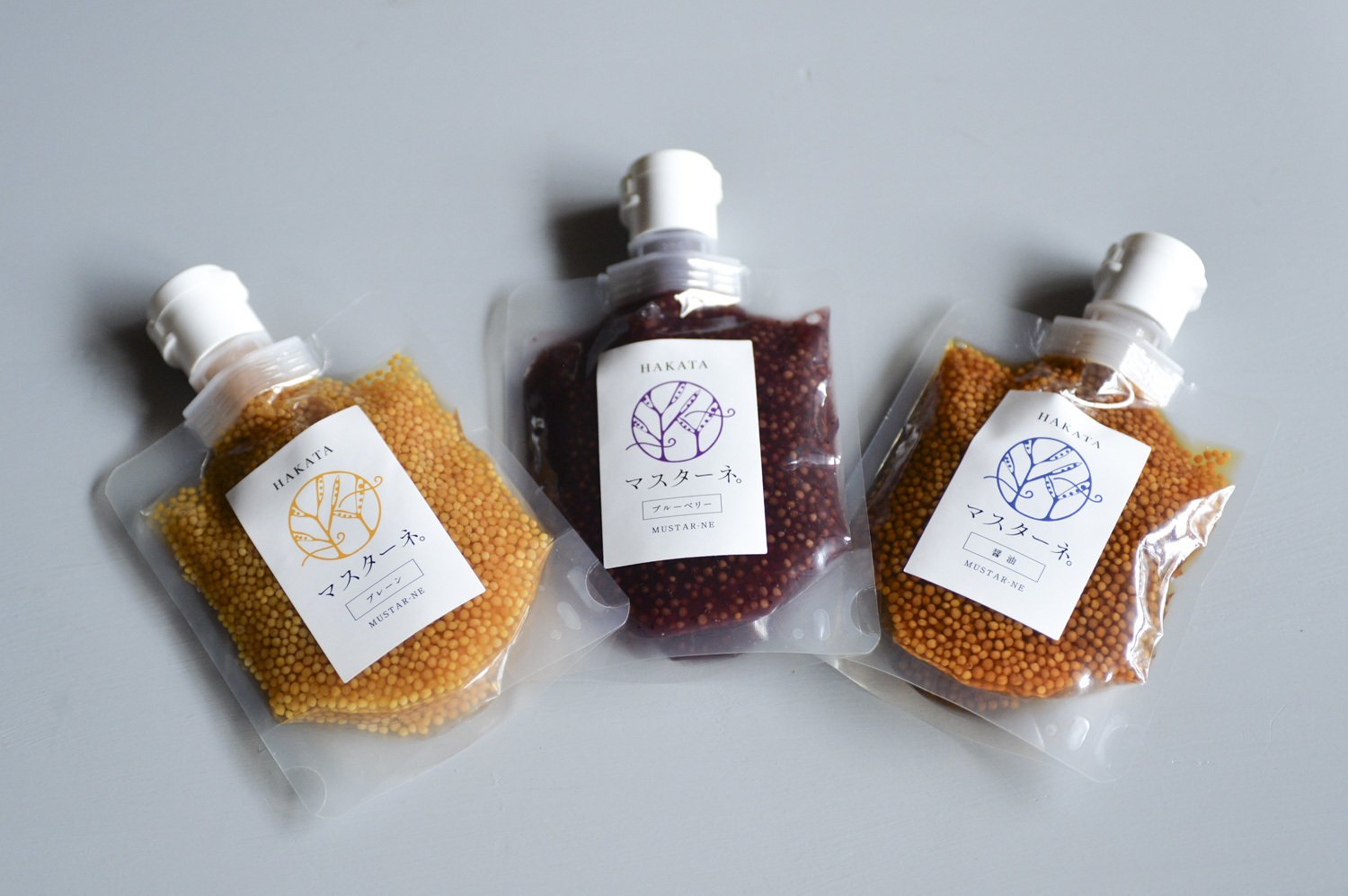 ブルーベリー風味の粒マスタードで、食卓に華やぎを！｜くらしアトリエ