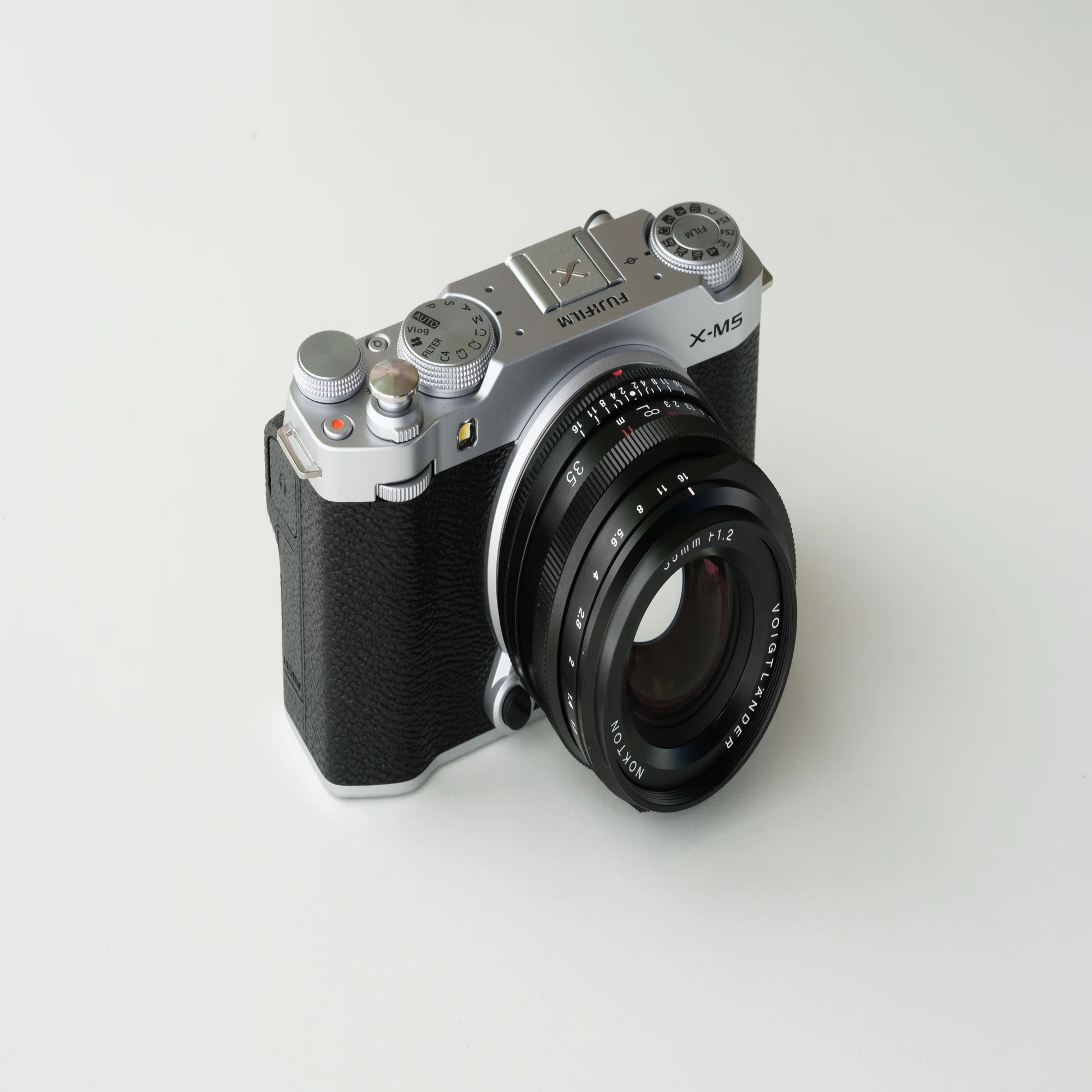 新しいカメラとリバーサイド散歩 | FUJIFILM X-M5 | Nokton 35mm F1.2 