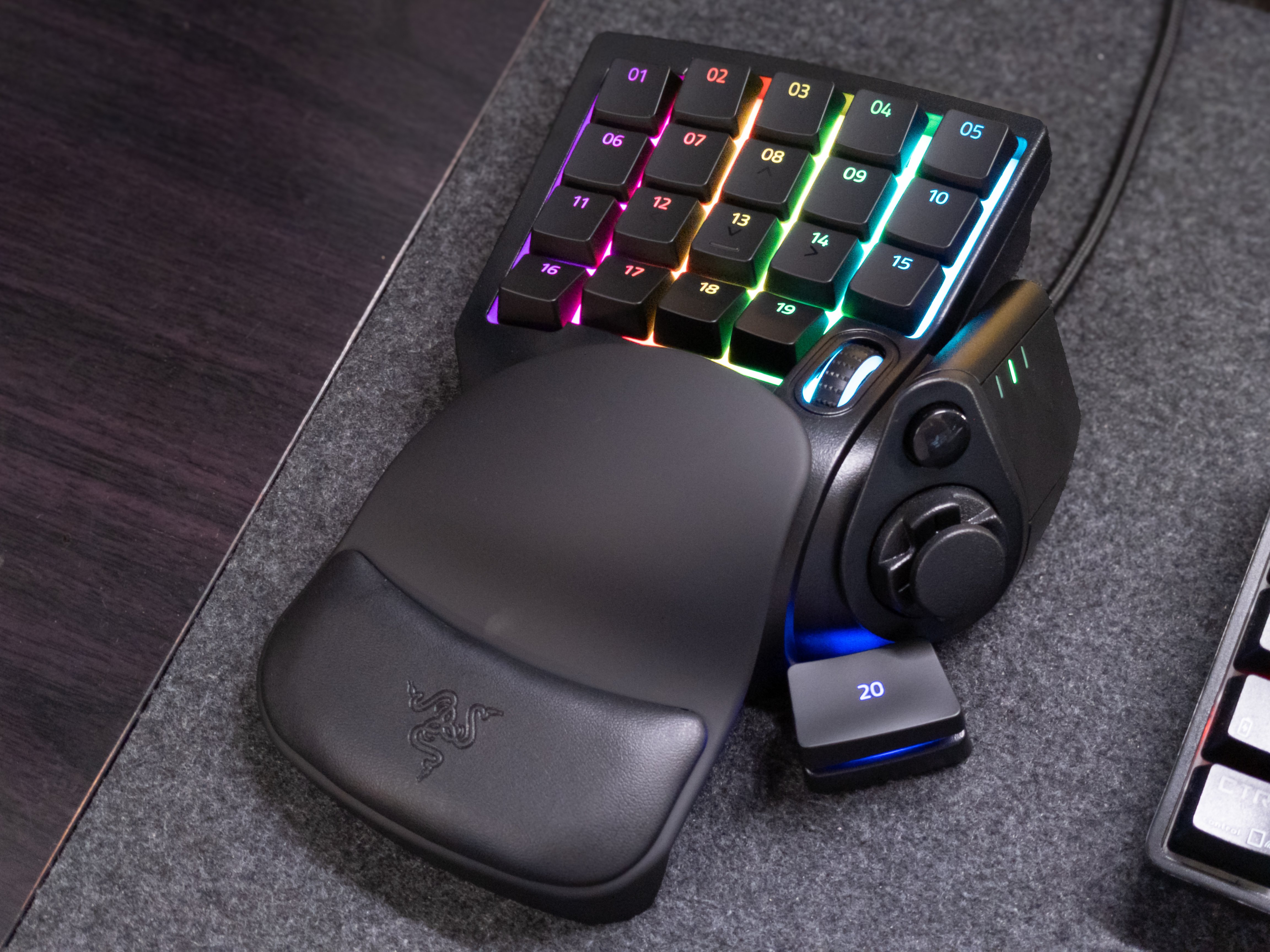 Amazon.co.jp: Razer Tartarus V2 左手デバイス 左手キーボード