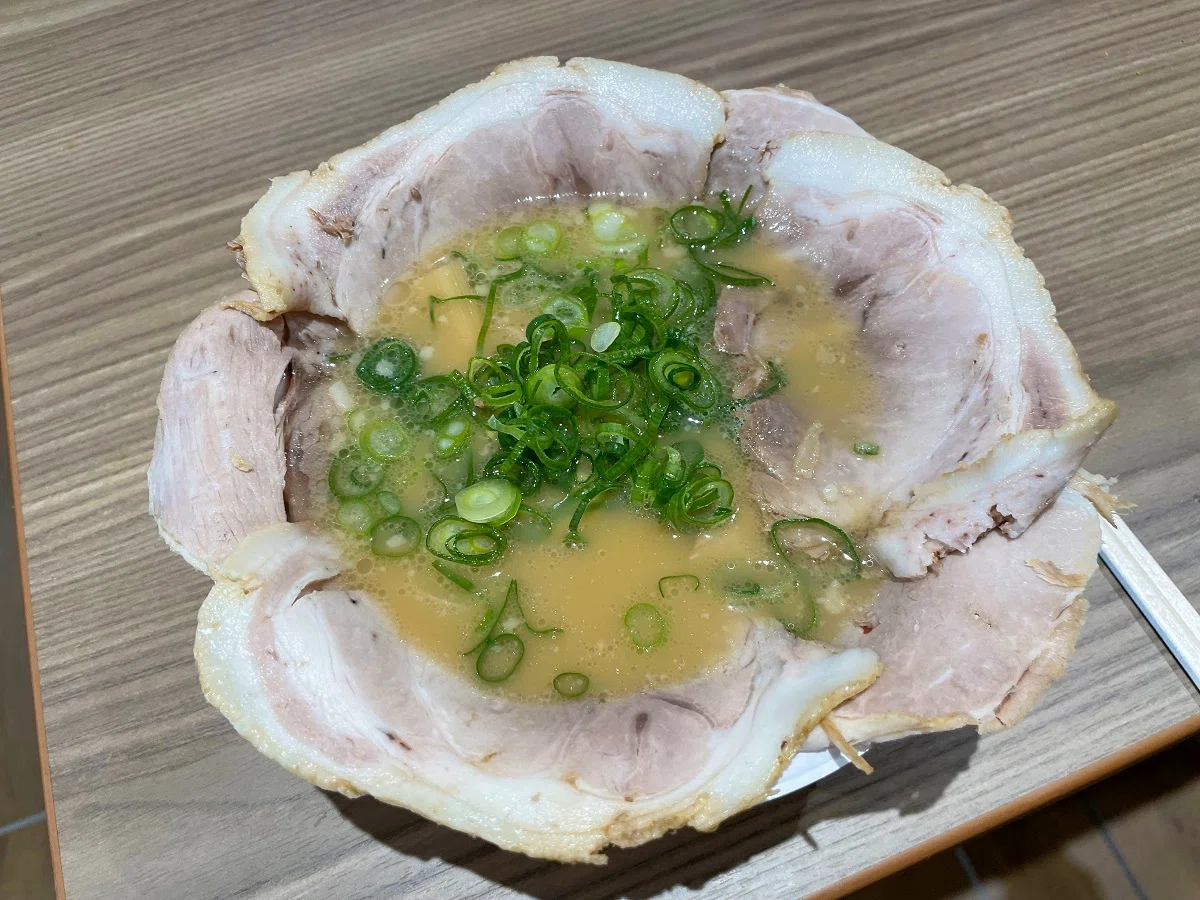 神来チャーシュー麺全貌