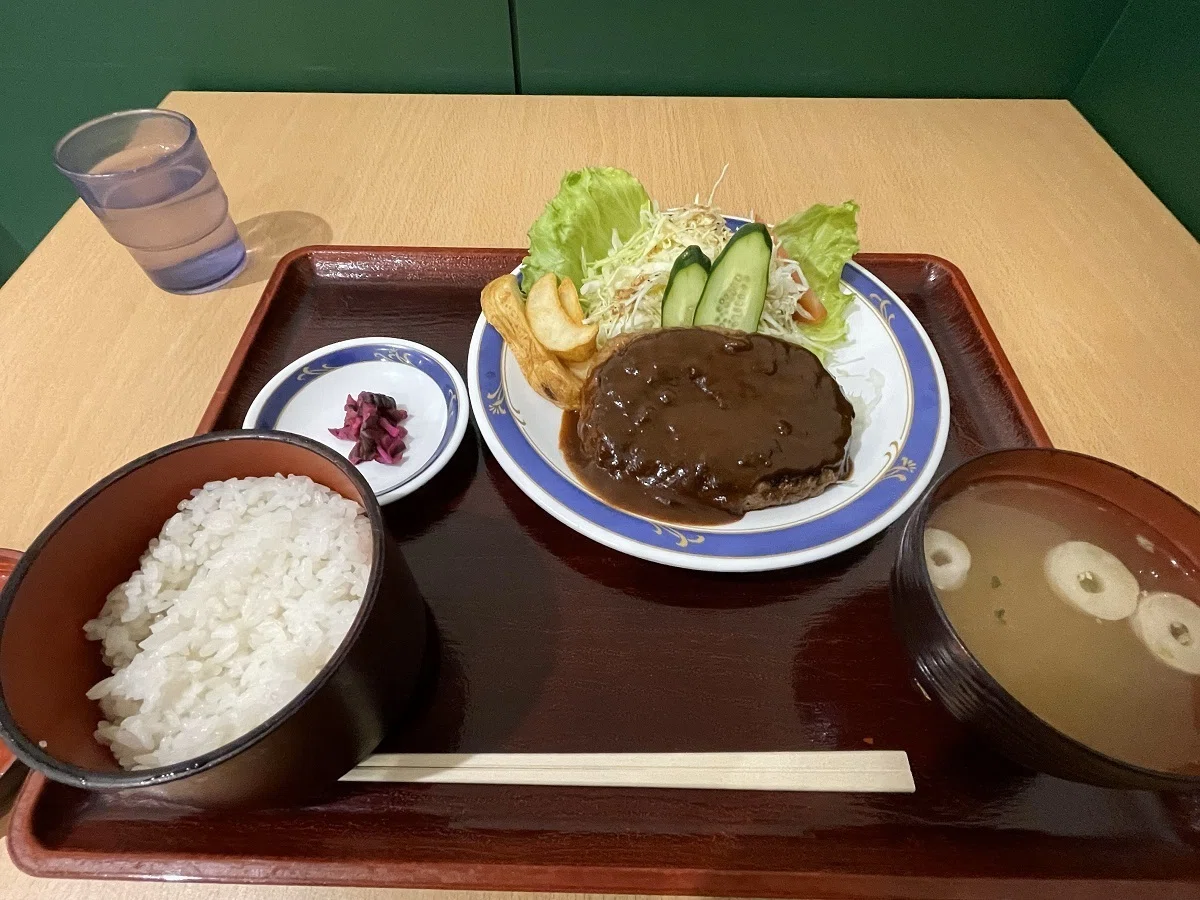 花家ハンバーグ定食