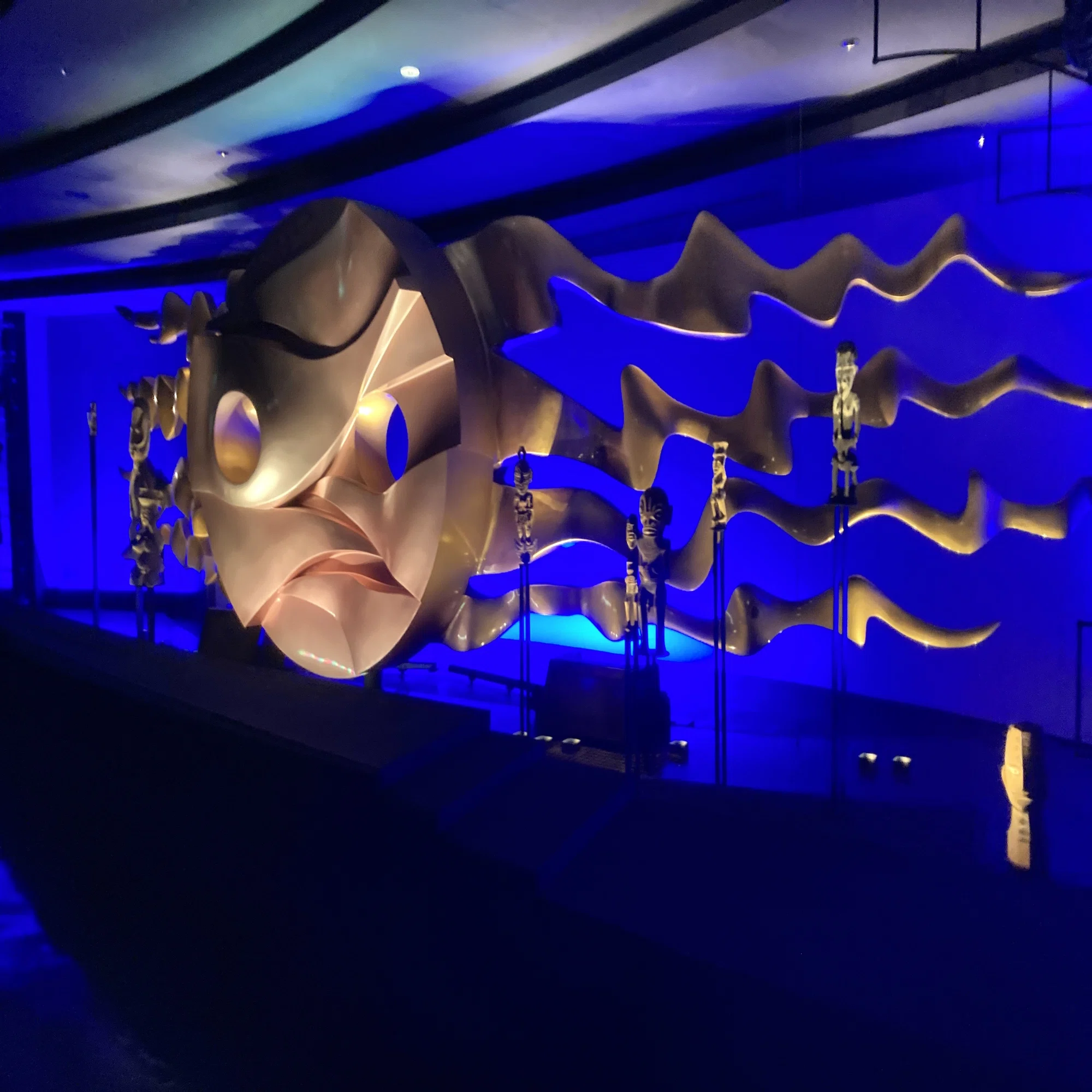 未来の国宝〈太陽の塔〉内部見学 作者は岡本太郎 EXPO