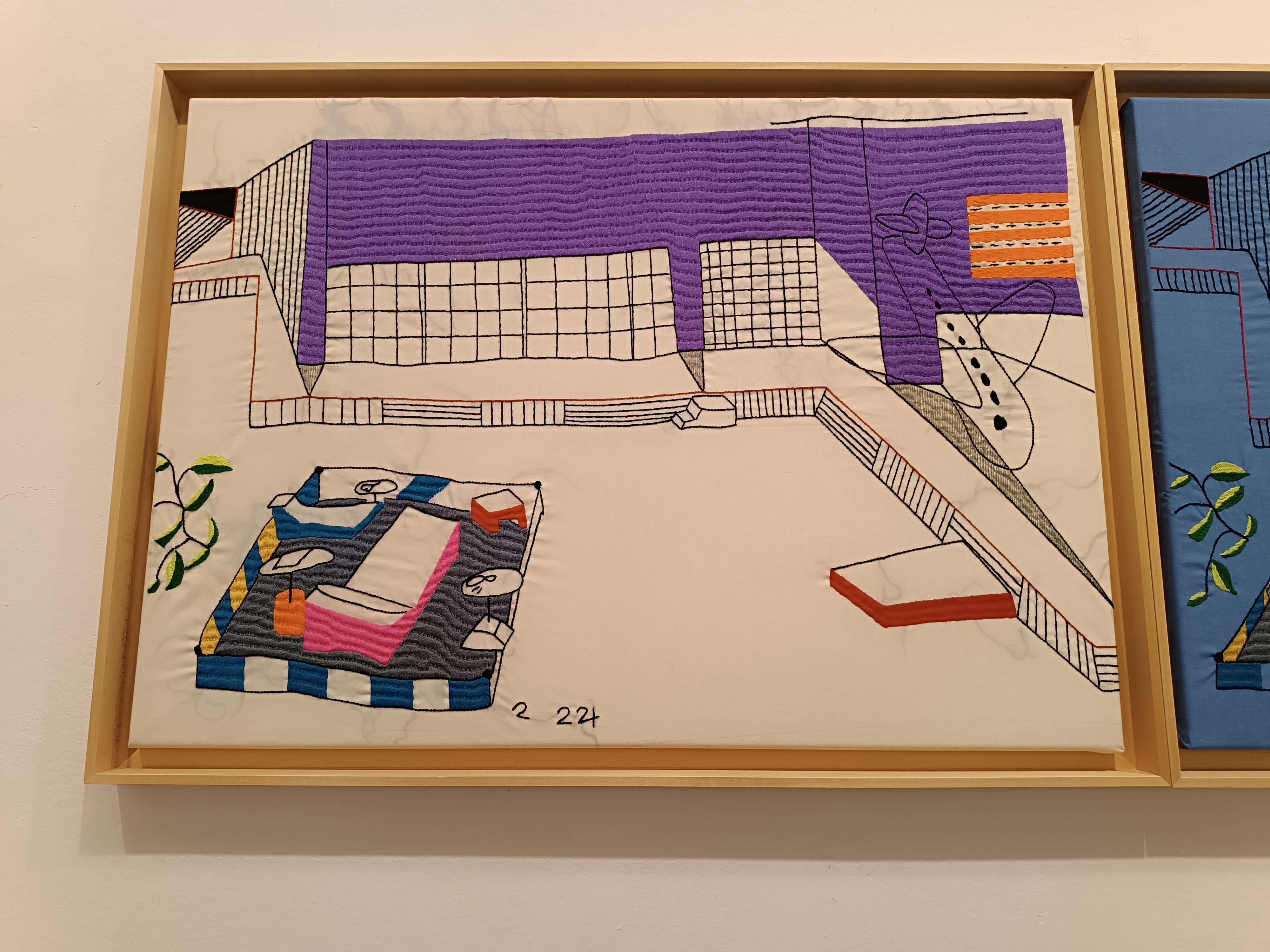 ABOUT NOW」というモン族の女性が制作した刺繍の展示を鑑賞する｜シマ子