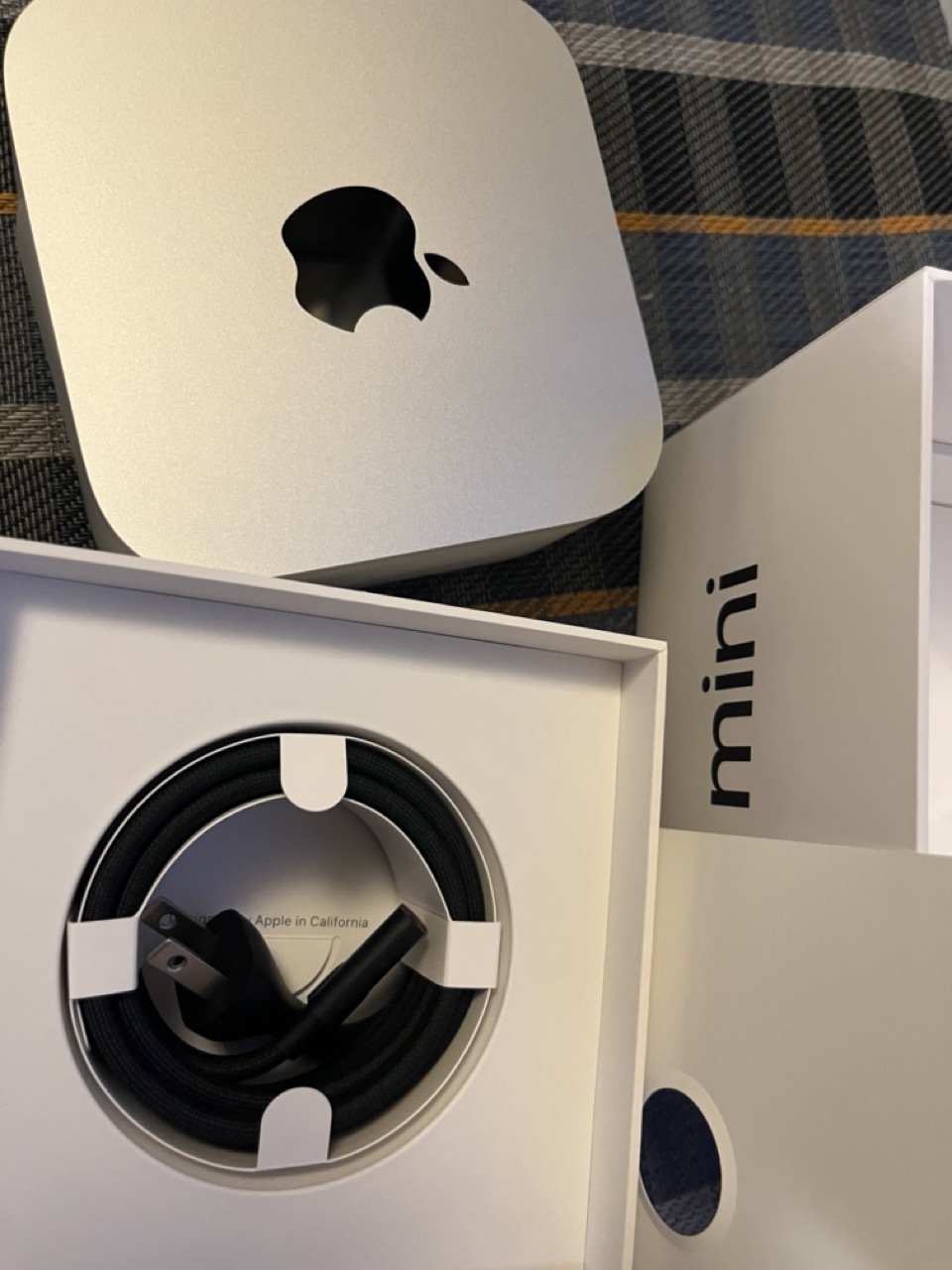【完全・新品未開封】 Mac mini m4 Amazon.com: Apple 2024 Mac mini Desktop Computer with M4