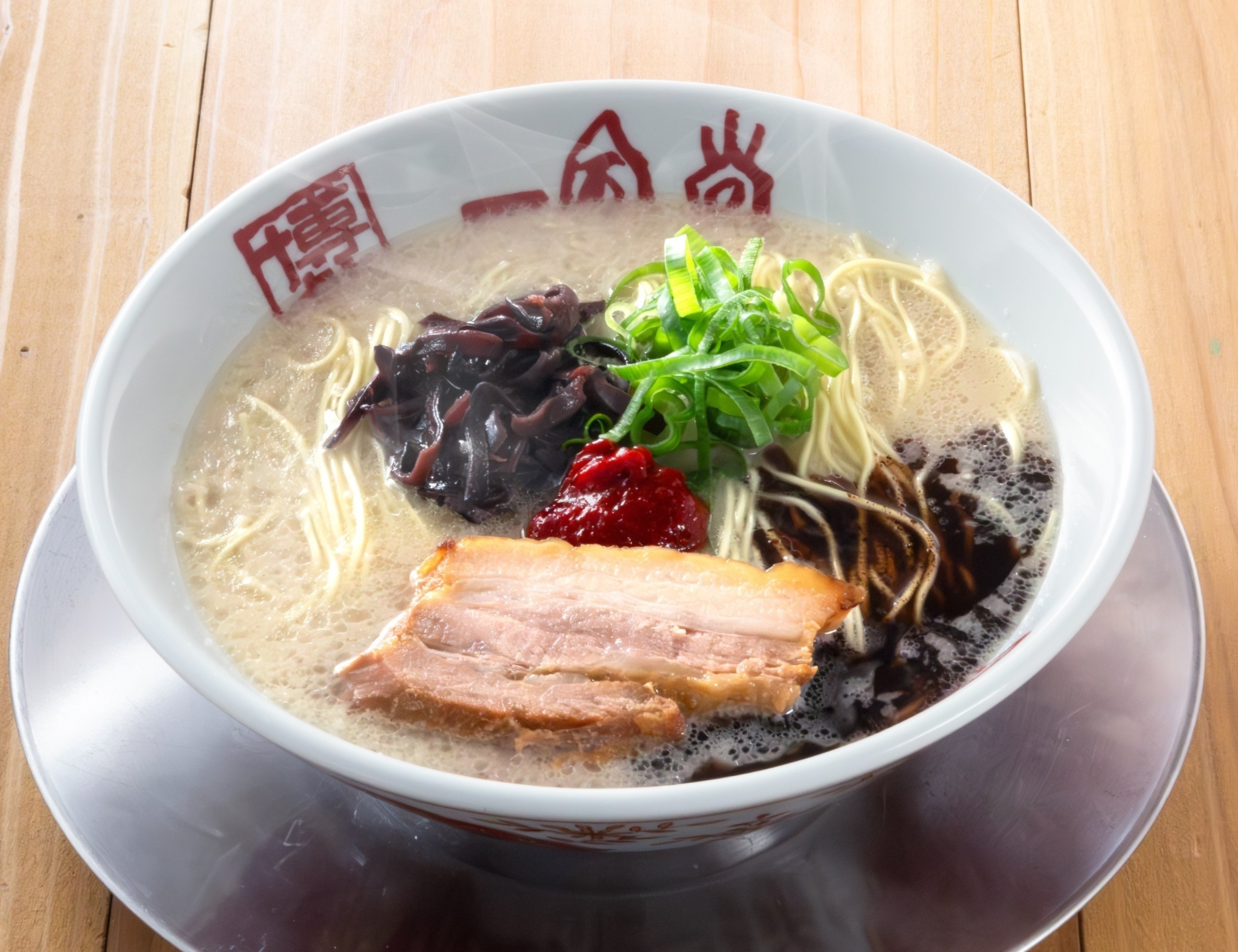 福田一博　　フロア80枚 福岡｜北海道ビーフから糸島野菜まで！天神の新フードホール『iiTo