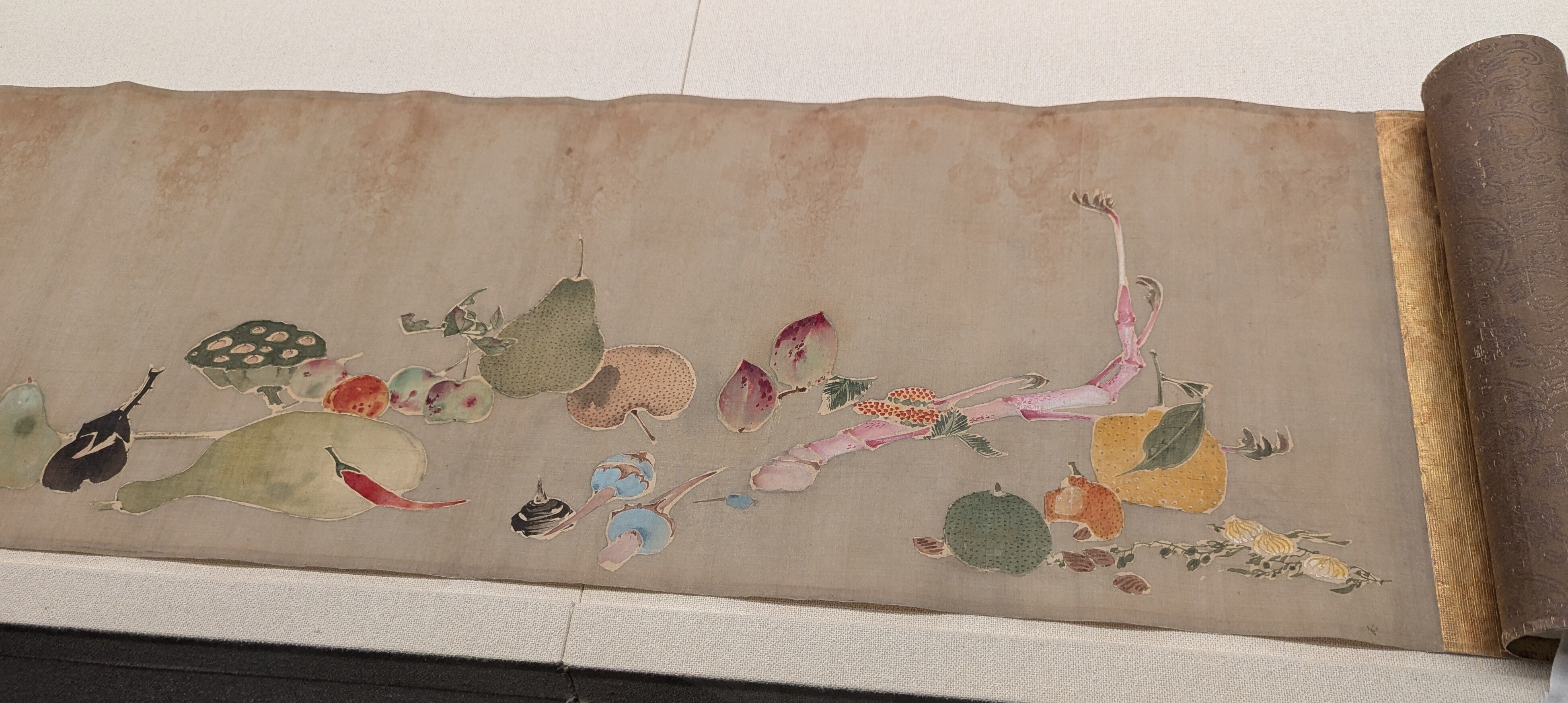 京都の嵐山に舞い降りた奇跡!! 伊藤若冲の激レアな巻物が世界初公開