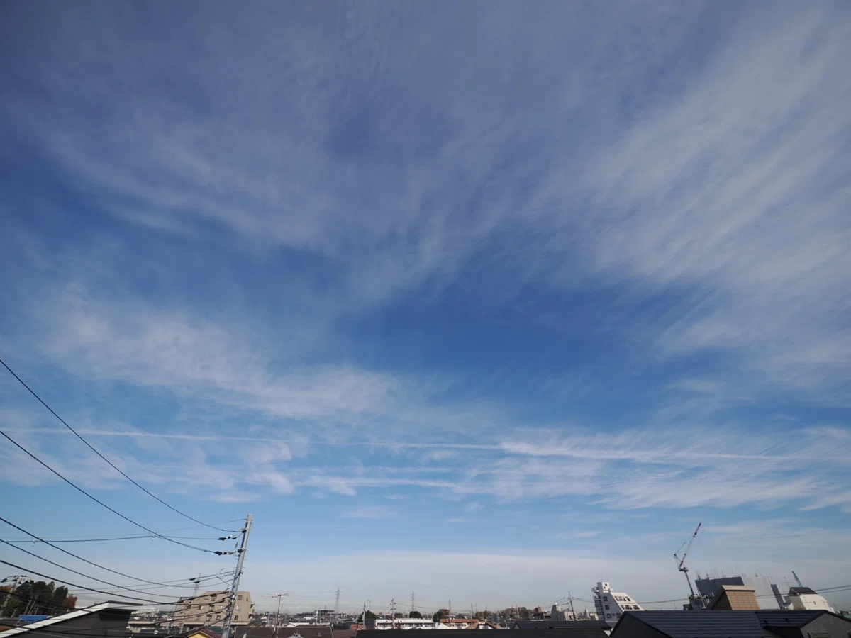 ハロができそうな空・二重雲・富士山｜こんとん