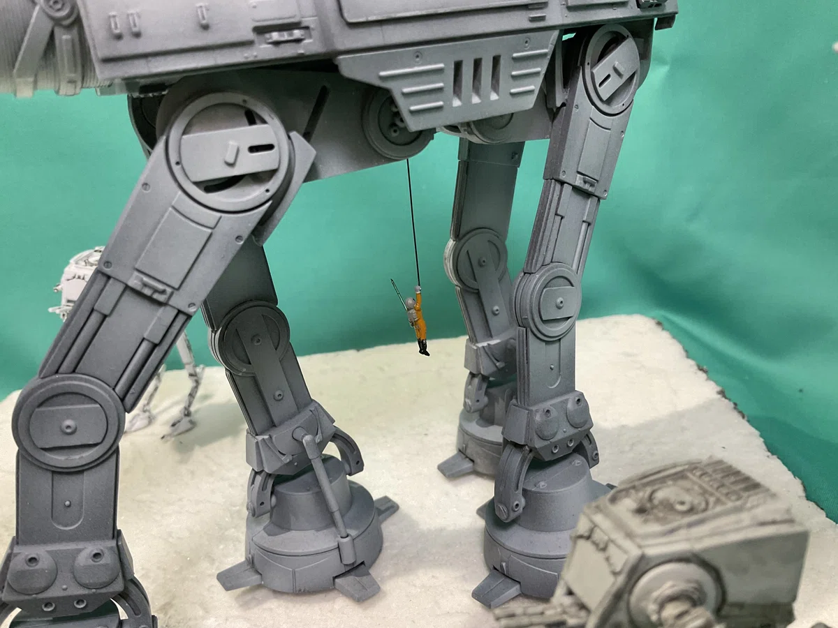 スターウォーズ 帝国の逆襲 AT-AT in Battle of Hoth｜模型アトリエ 