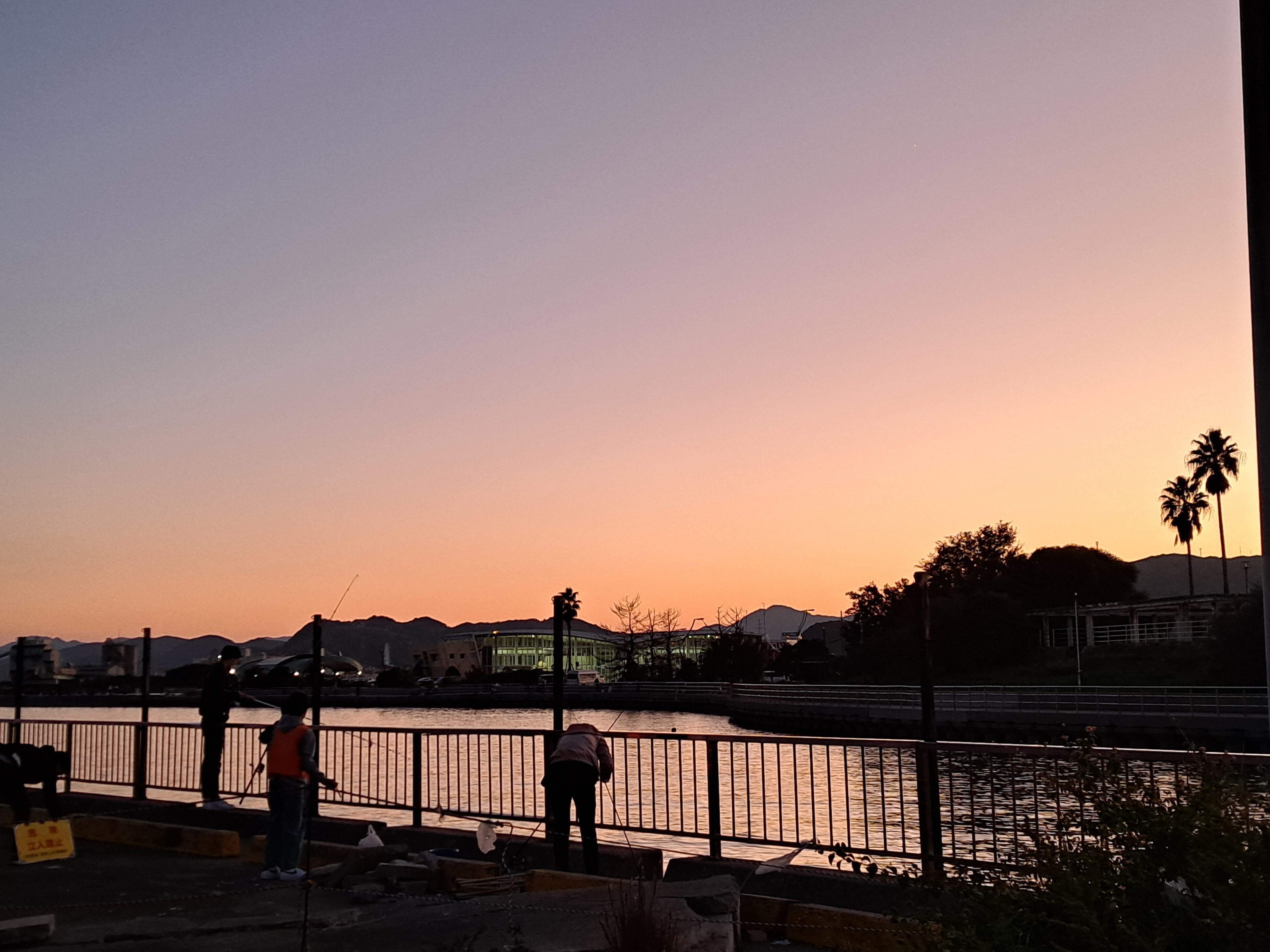 11月の夕暮れ①｜光守氏天貴（ひがしあき)