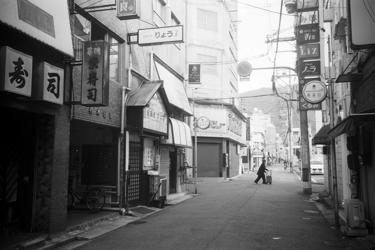 ノスタルジックな呉の商店街｜hmacky